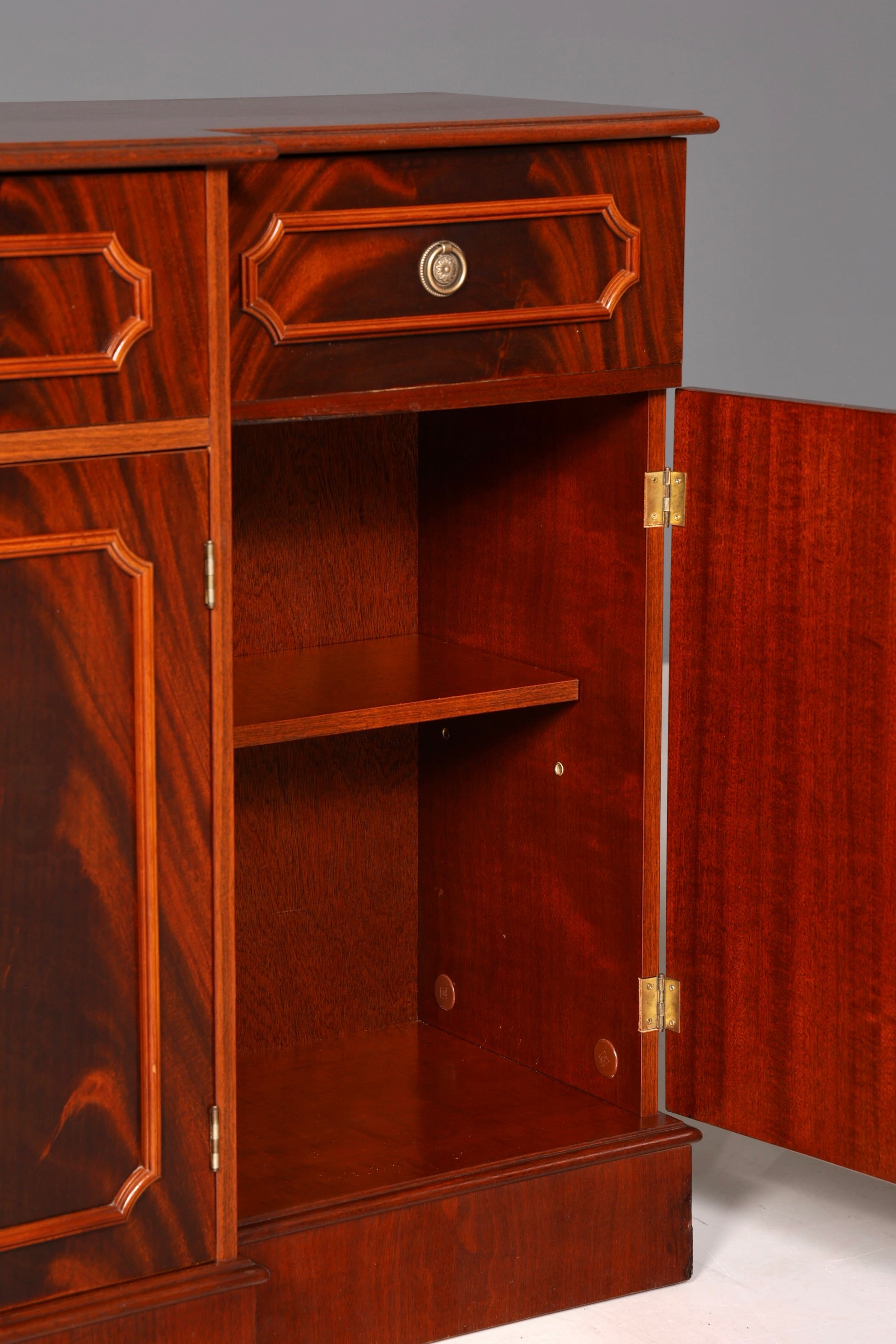 G326 Finish Wunderschönes Englisches Sideboard Mahagoni Schrank Antik 60s Buffetschrank Kommode (Kopie)