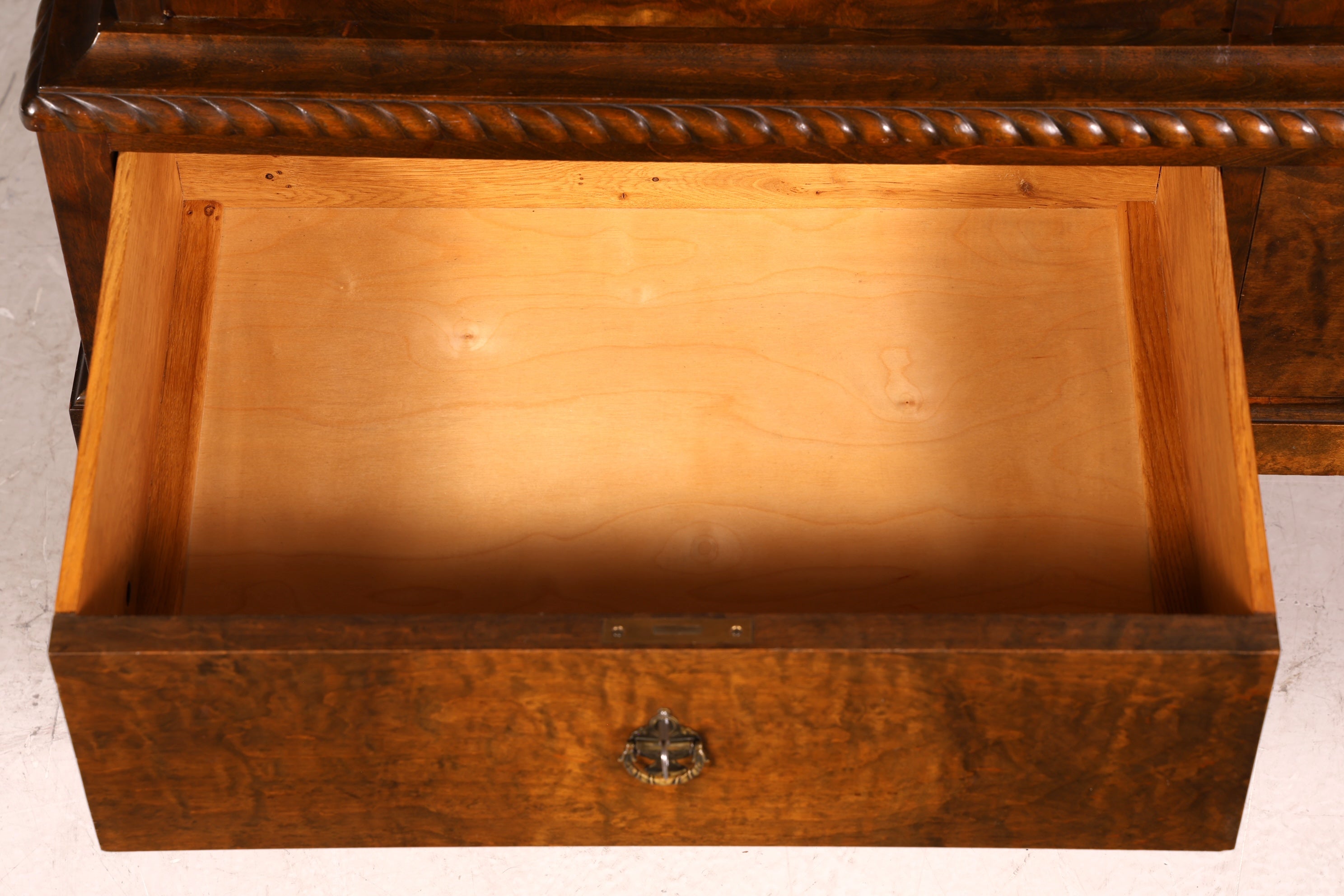 G365 Finish Stilvoller Original Art Deco Schrank Vertiko Sideboard um 1930 Highboard Kommode (Kopie)