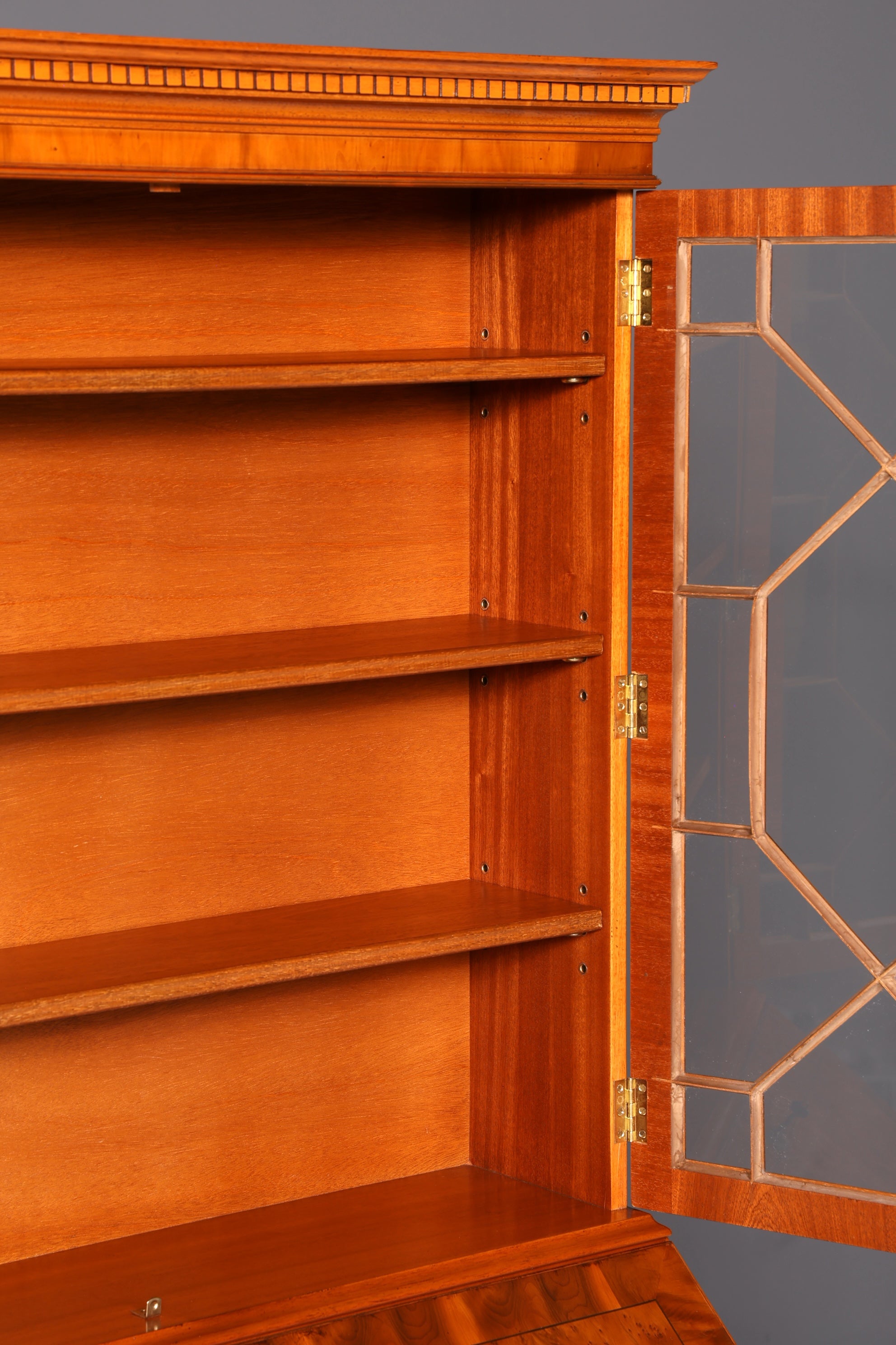 G390 Finish Stilvoller Englischer Sekretär Büro Aufsatzsekretär Eibe Antik Stil Vitrinen Schrank UK (Kopie)