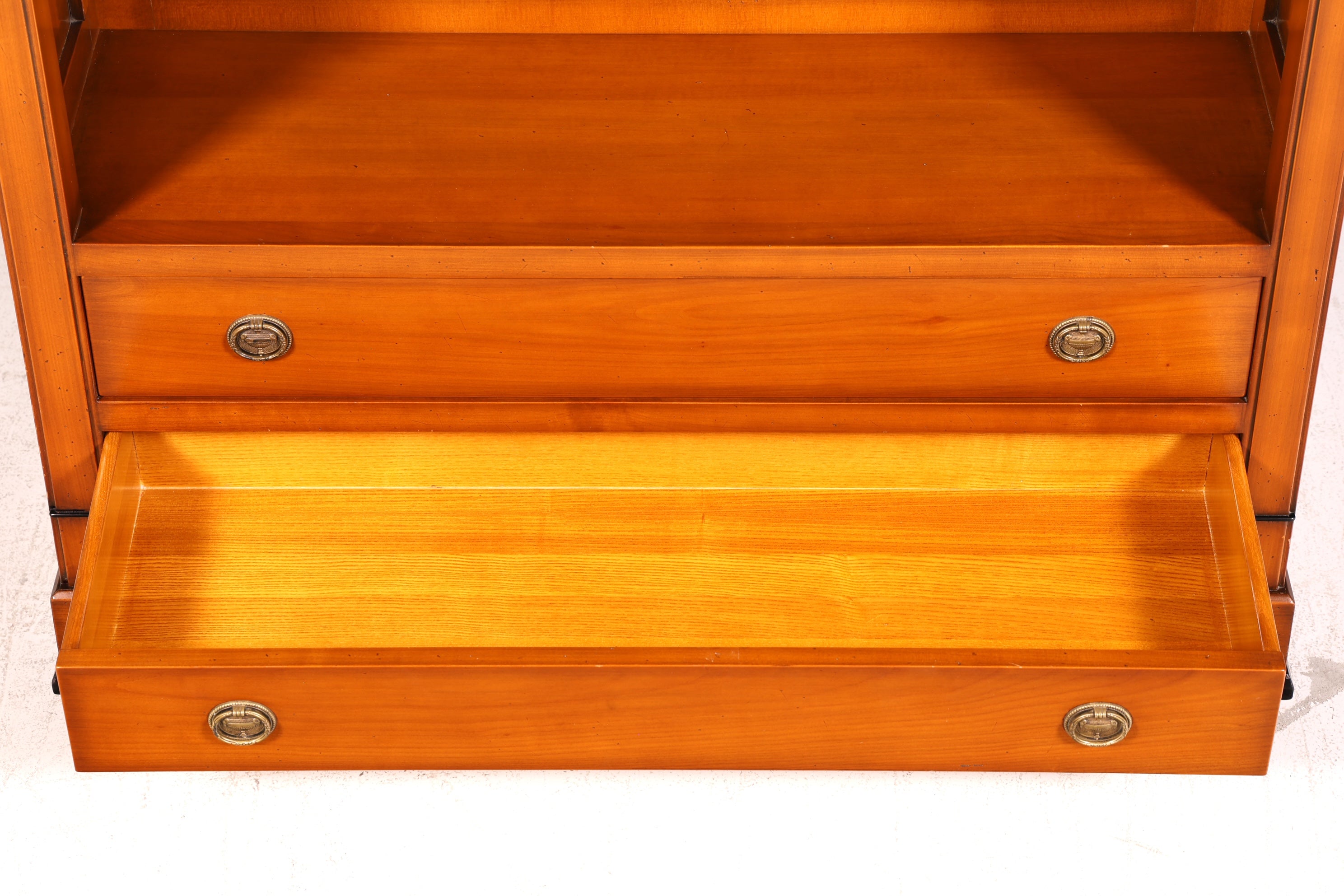 Edles Ebanart Bücherregal Kirschholz Italienisch Premium Massiv Holz Regal Antik Stil Bücherschrank Vintage Made in Italy