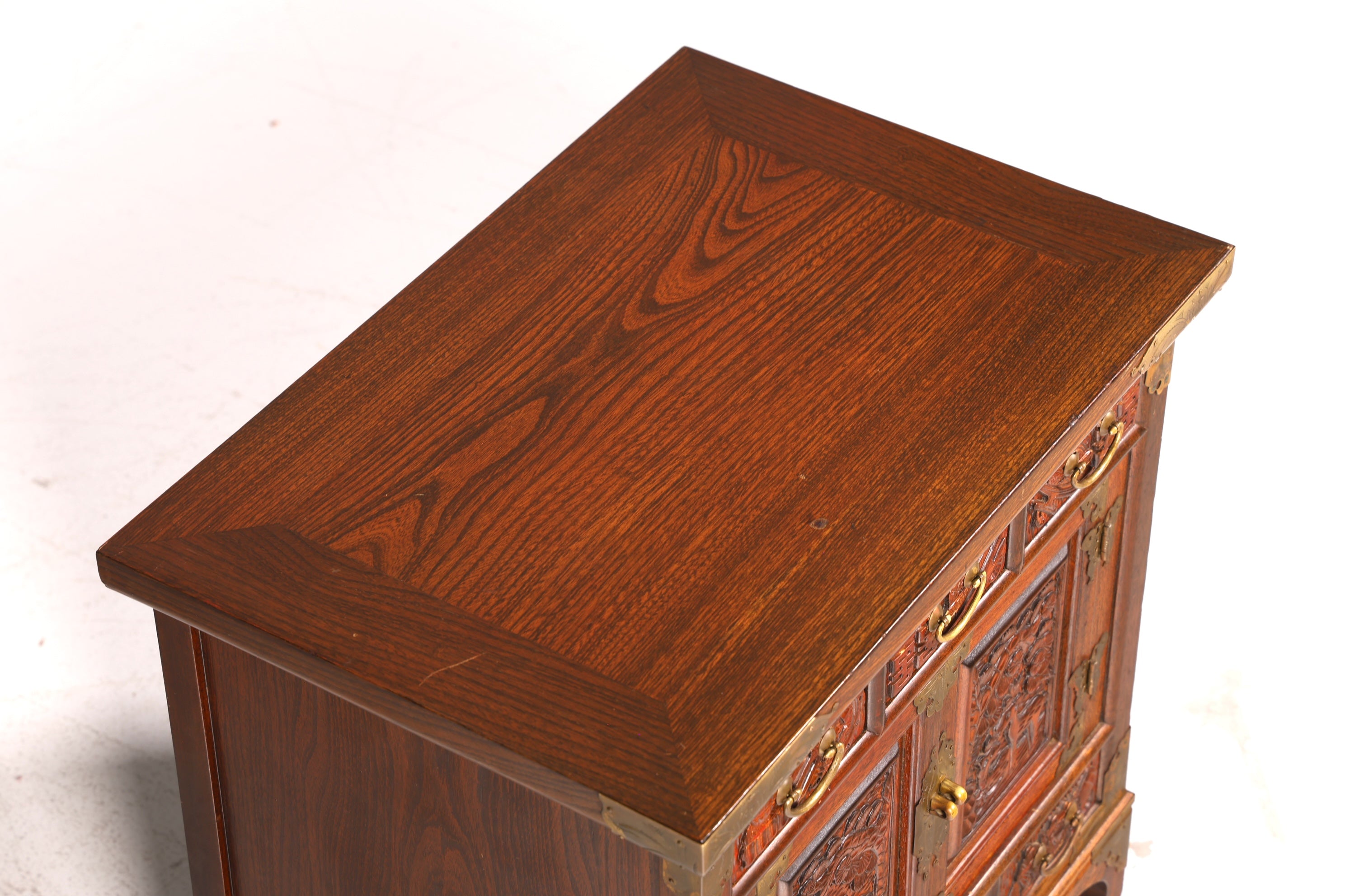 Edle Asiatische Kommode Schnitzereien Antik Korea Schrank Beistellschrank Messingbeschläge Holz Vintage