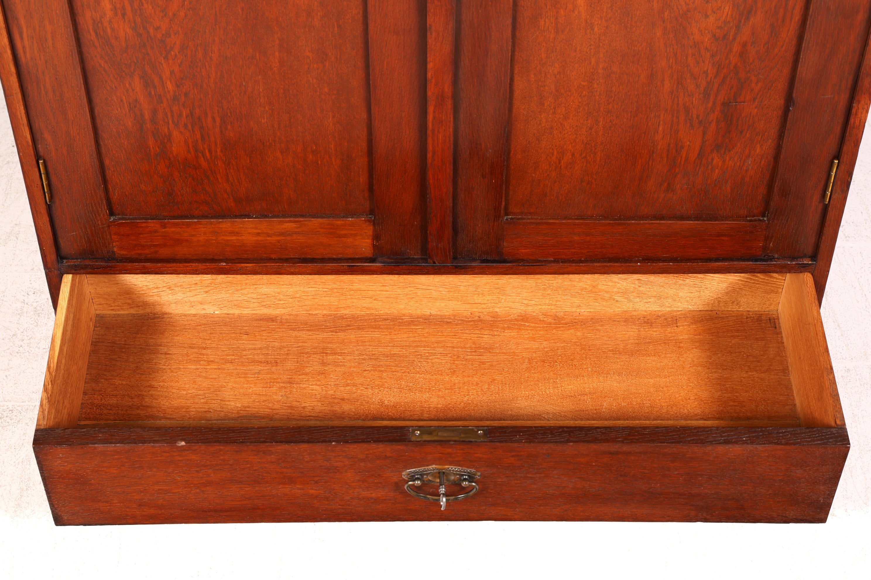 Traumhafte Jugendstil Vitrine Eiche Antik Bücherschrank Geschirrschrank Massiv Holz Glasvitrine Vitrinenschrank Vintage