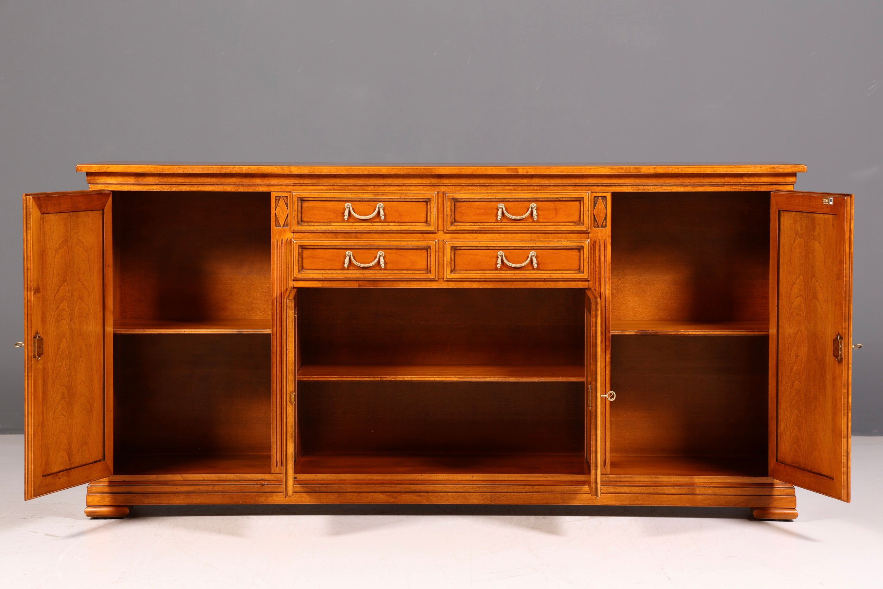 Stilvolles Original Selva Sideboard Villa Borghese Antik Stil Schrank Kommode Buffet Anrichte Massiv Made in Italy