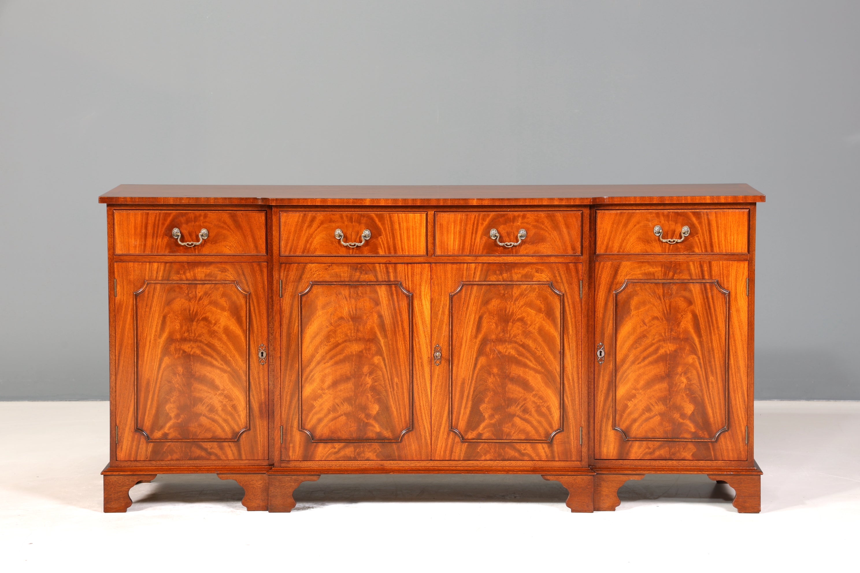 Edles Englisches Sieboard echt Holz Reprodux Buffet Bevan Funnell Schrank