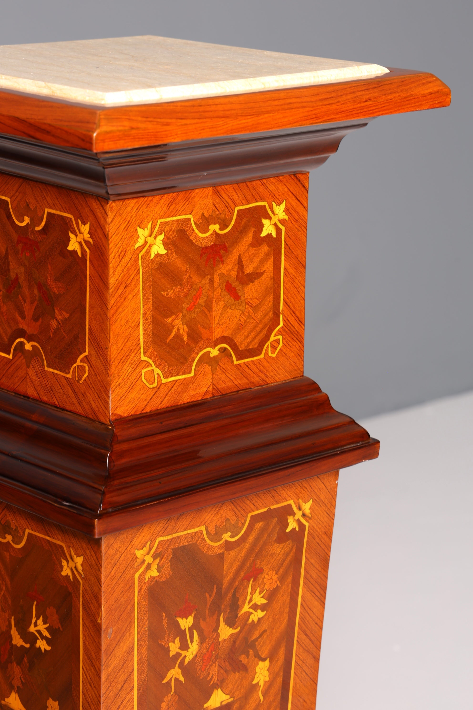 Fantastic Baroque style column Louis XV flower column natural stone marble storage table