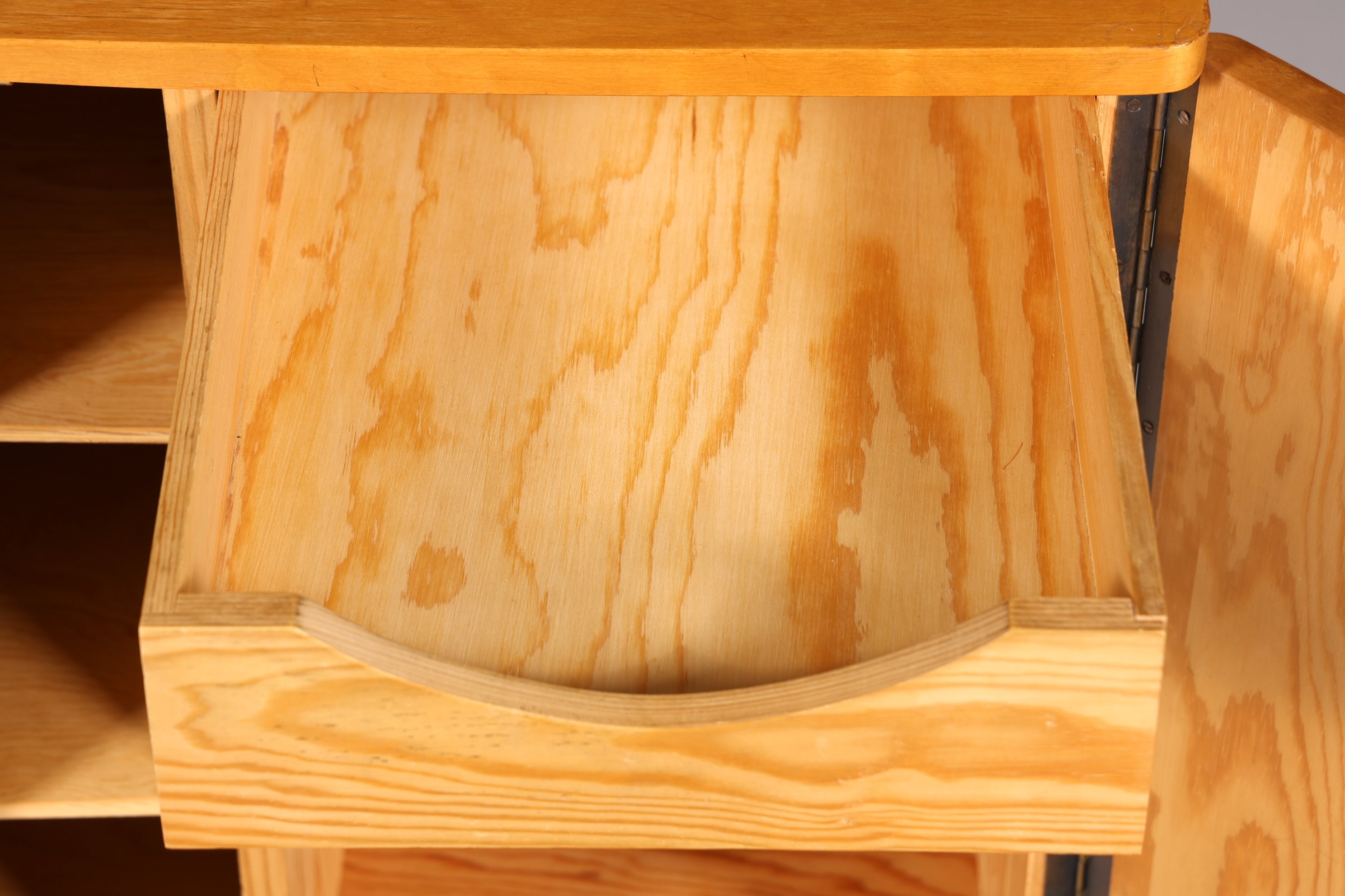 Stilvoller Mid Century Schrank 60er Jahre Wäscheschrank Aktenschrank Kommode