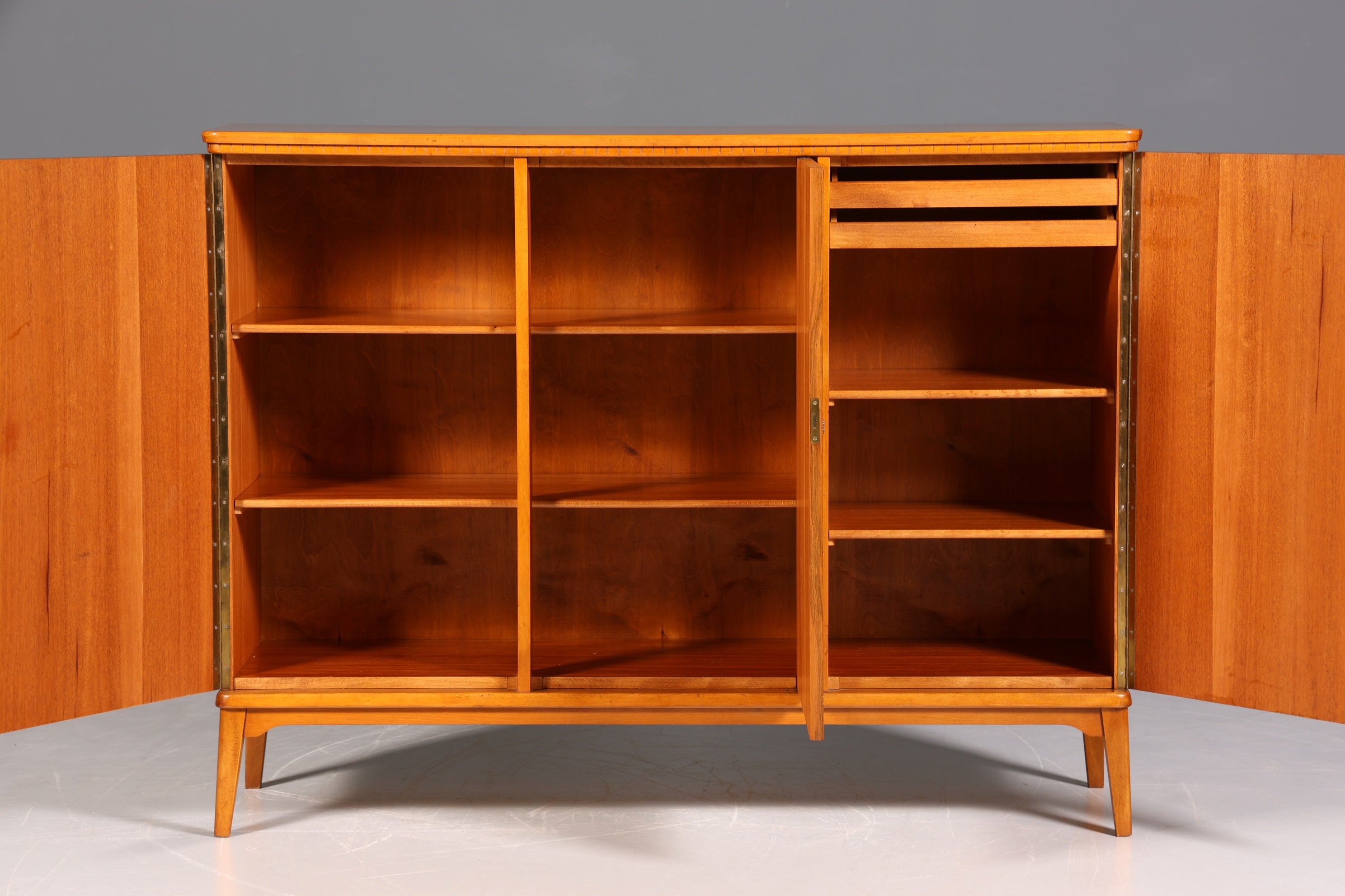 Wunderschöner Mid Century Schrank 60er Jahre Highboard Wäscheschrank Aktenschrank Kommode