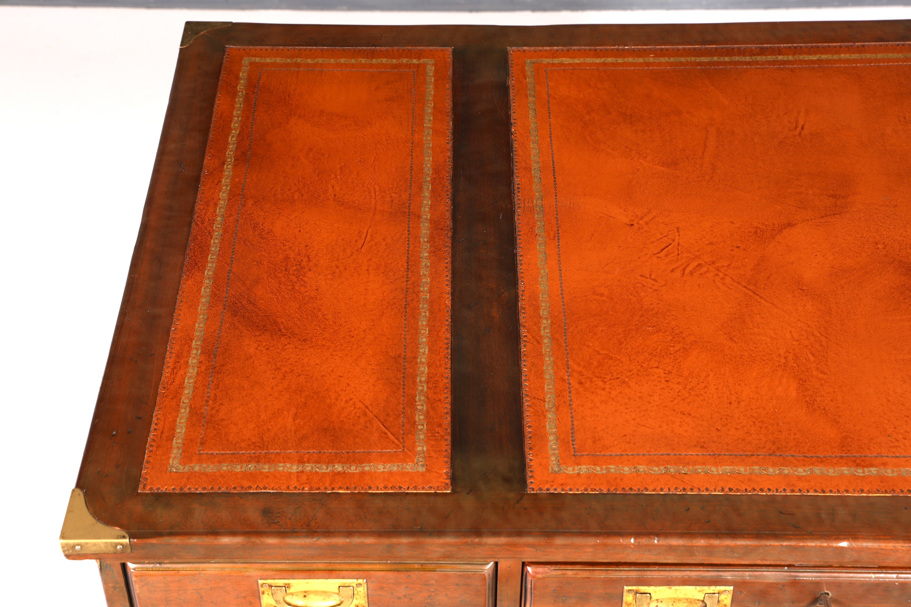 Traumhafter Maritimer Schreibtisch Englischer Military Desk Bürotisch Office Table mit echt Lederauflage