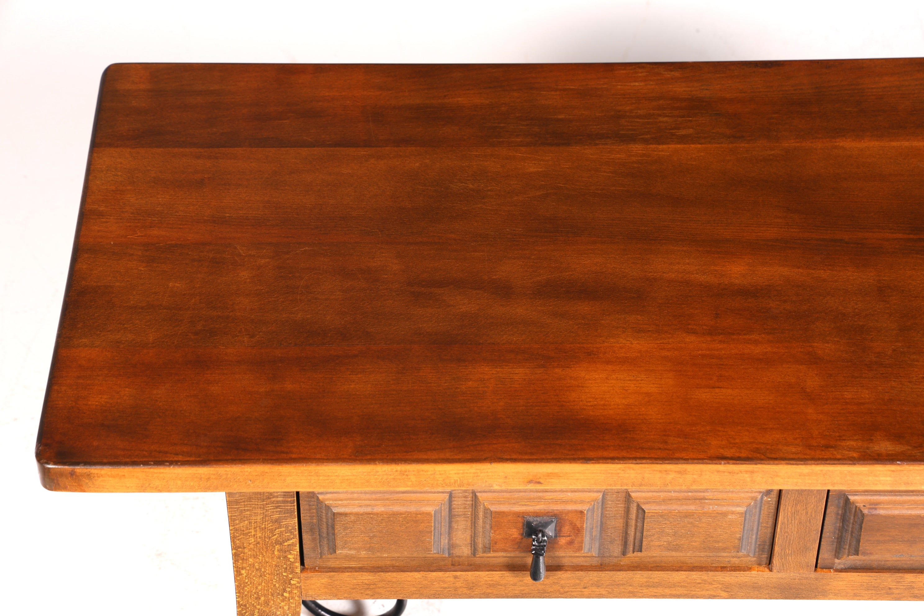 Beautiful Spanish table, real wood coffee table, rustic Spanish side table