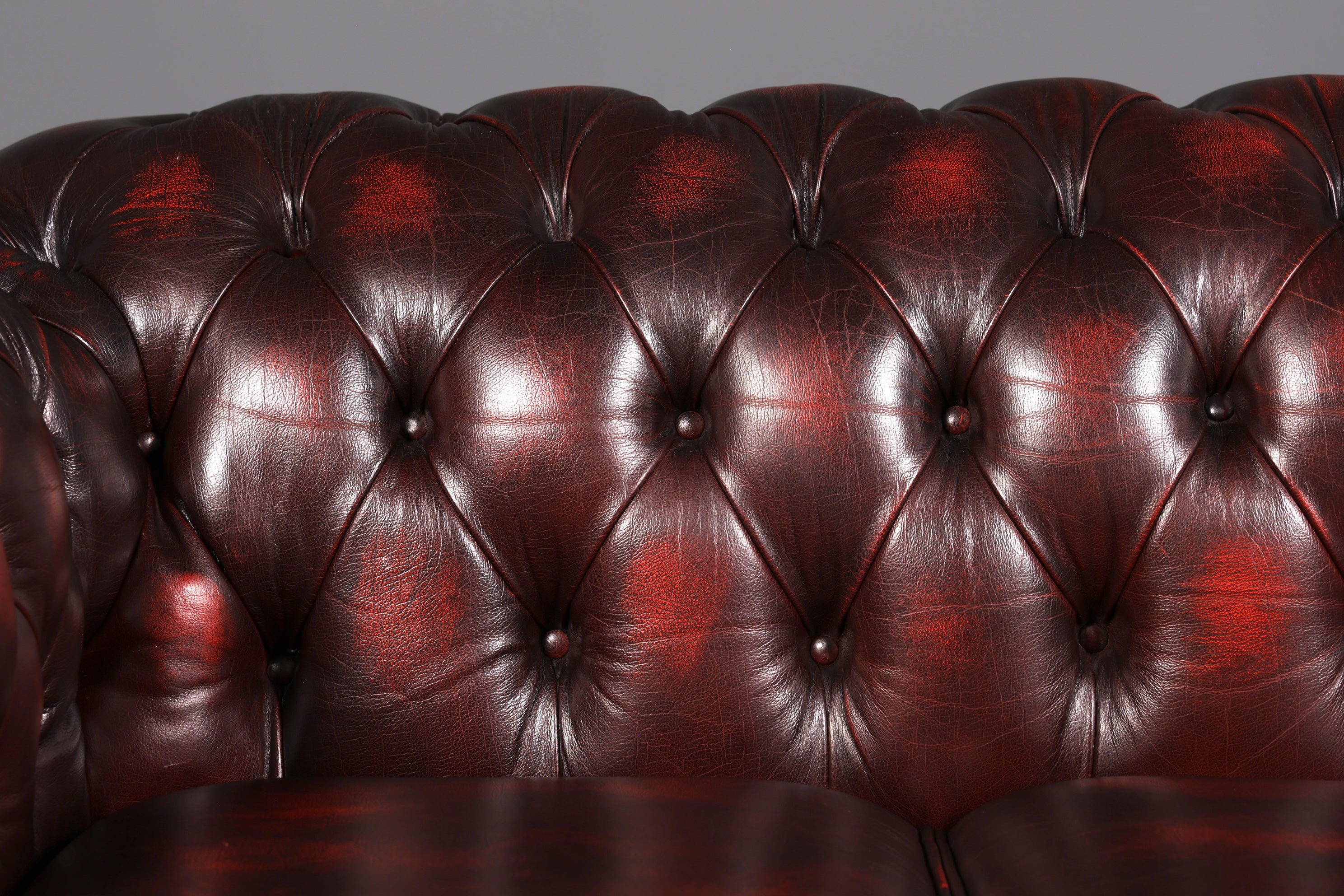 Wunderschönes Original Chesterfield Sofa 3- Sitzer echt Leder Oxblood Couch Englisch