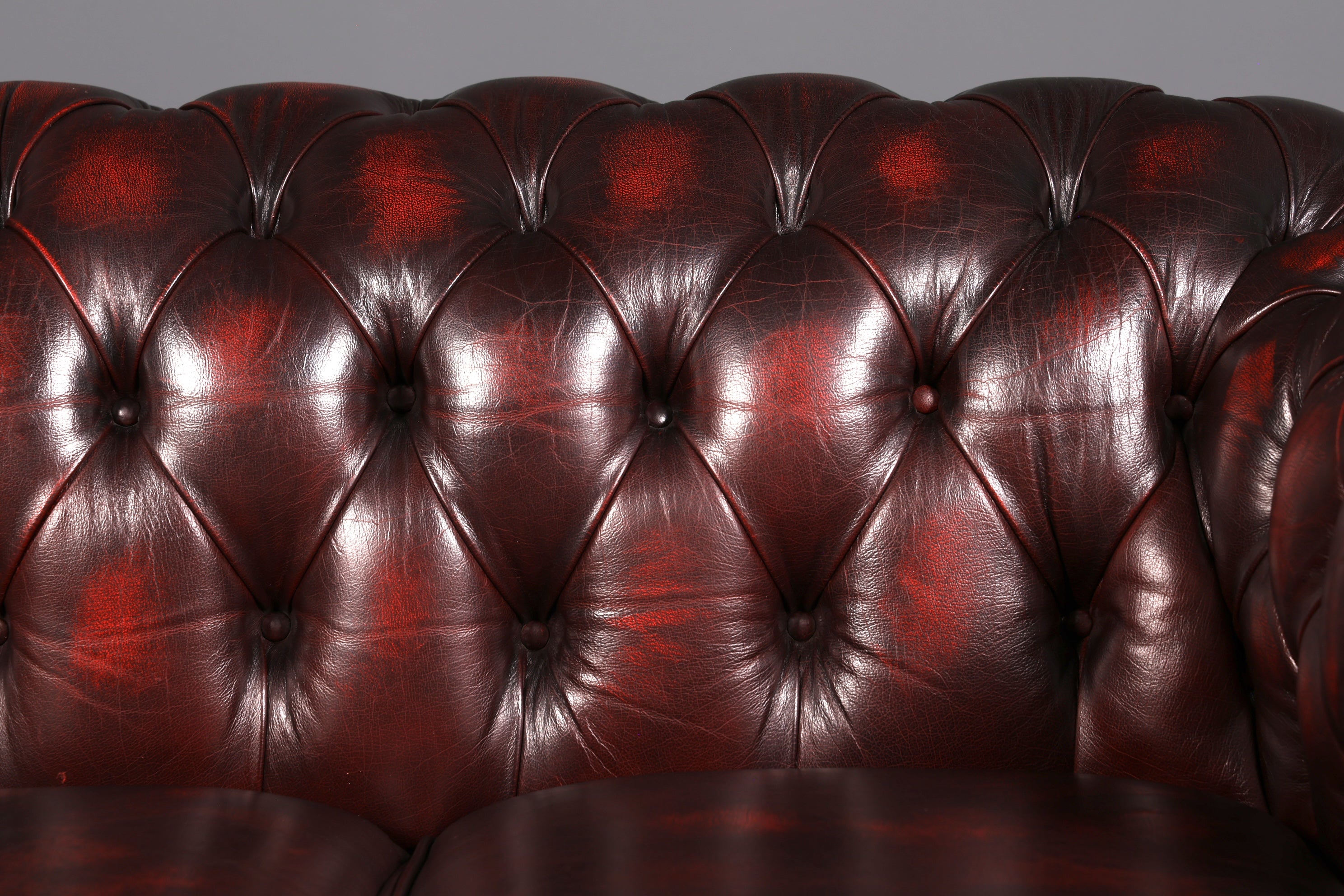 Wunderschönes Original Chesterfield Sofa 3- Sitzer echt Leder Oxblood Couch Englisch