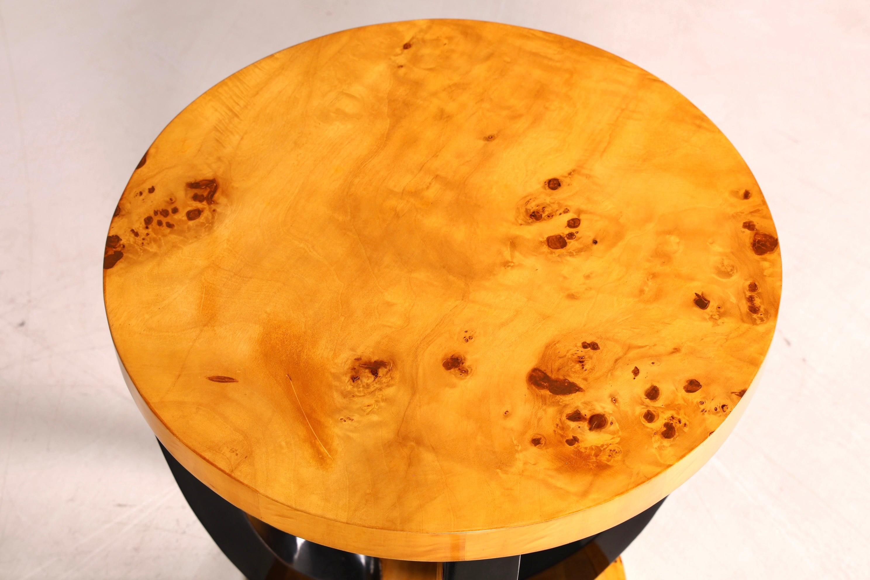 Wunderschöner Art Deco Stil Beistelltisch Antik Stil Tisch Luxus Couchtisch Birke Ablagetisch