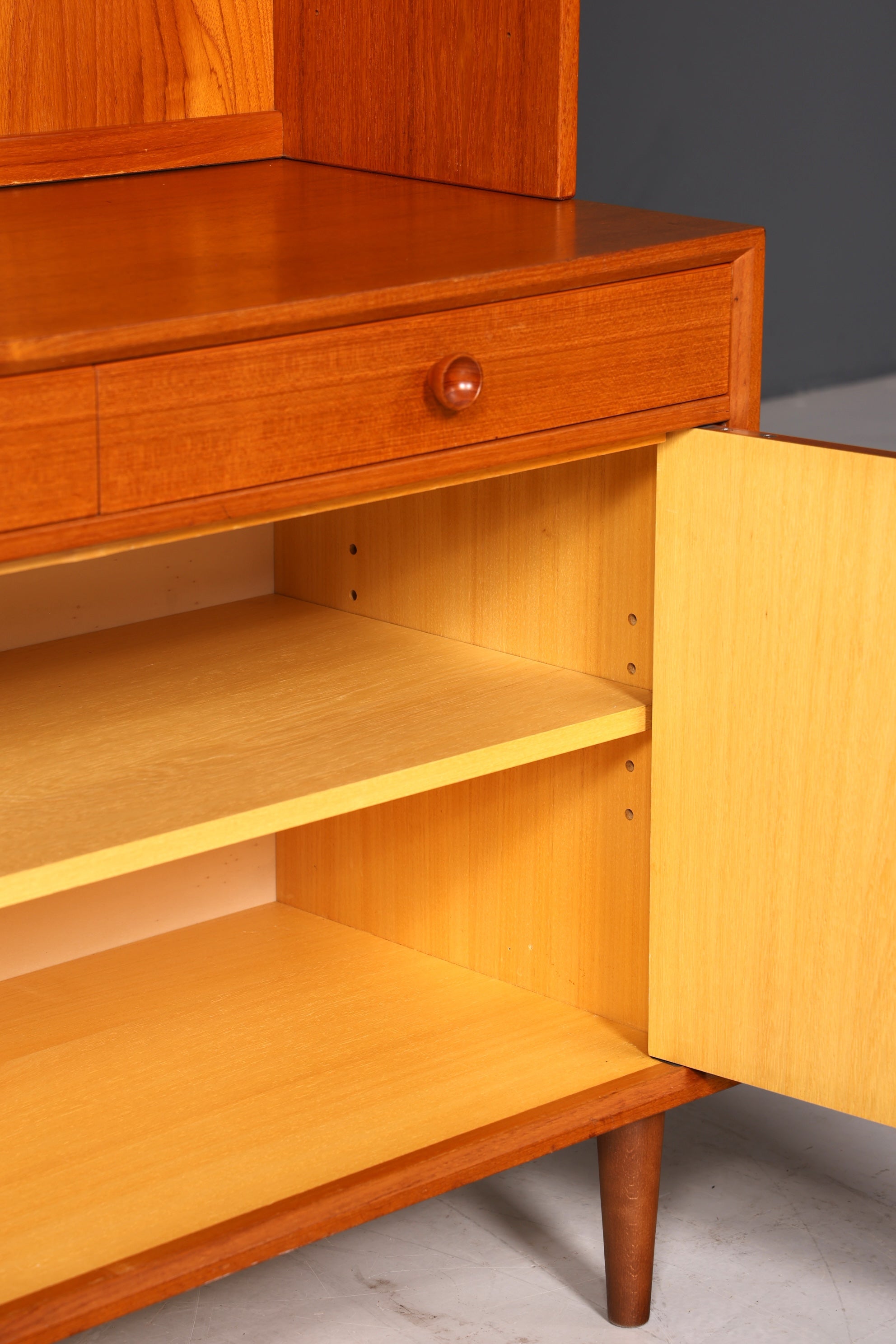 Wunderschönes Mid Century Regal Danish Design Teak Holz Schrank Retro Bücherregal Kommode 1 von 2