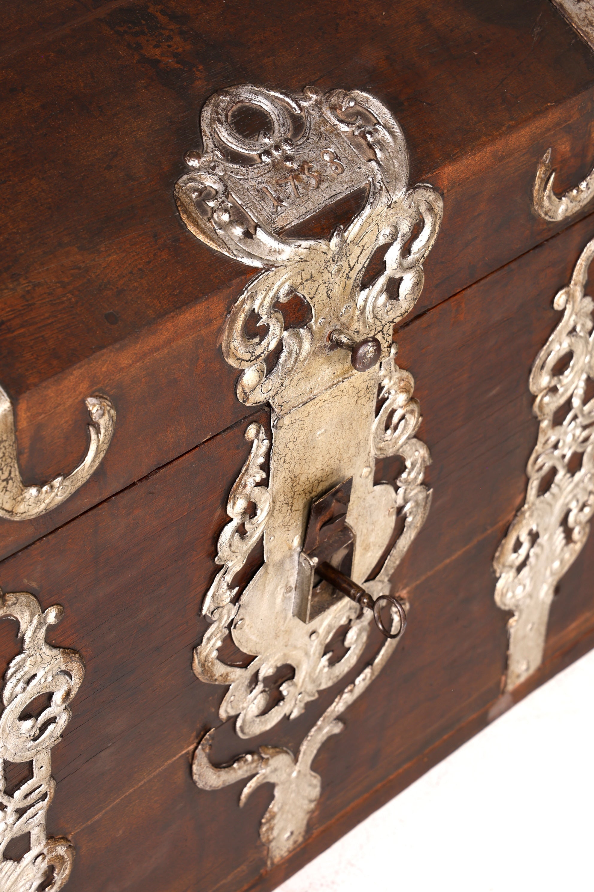 Magnificent original Baroque chest circa 1758, linen chest, solid oak wood, dowry chest, antique box