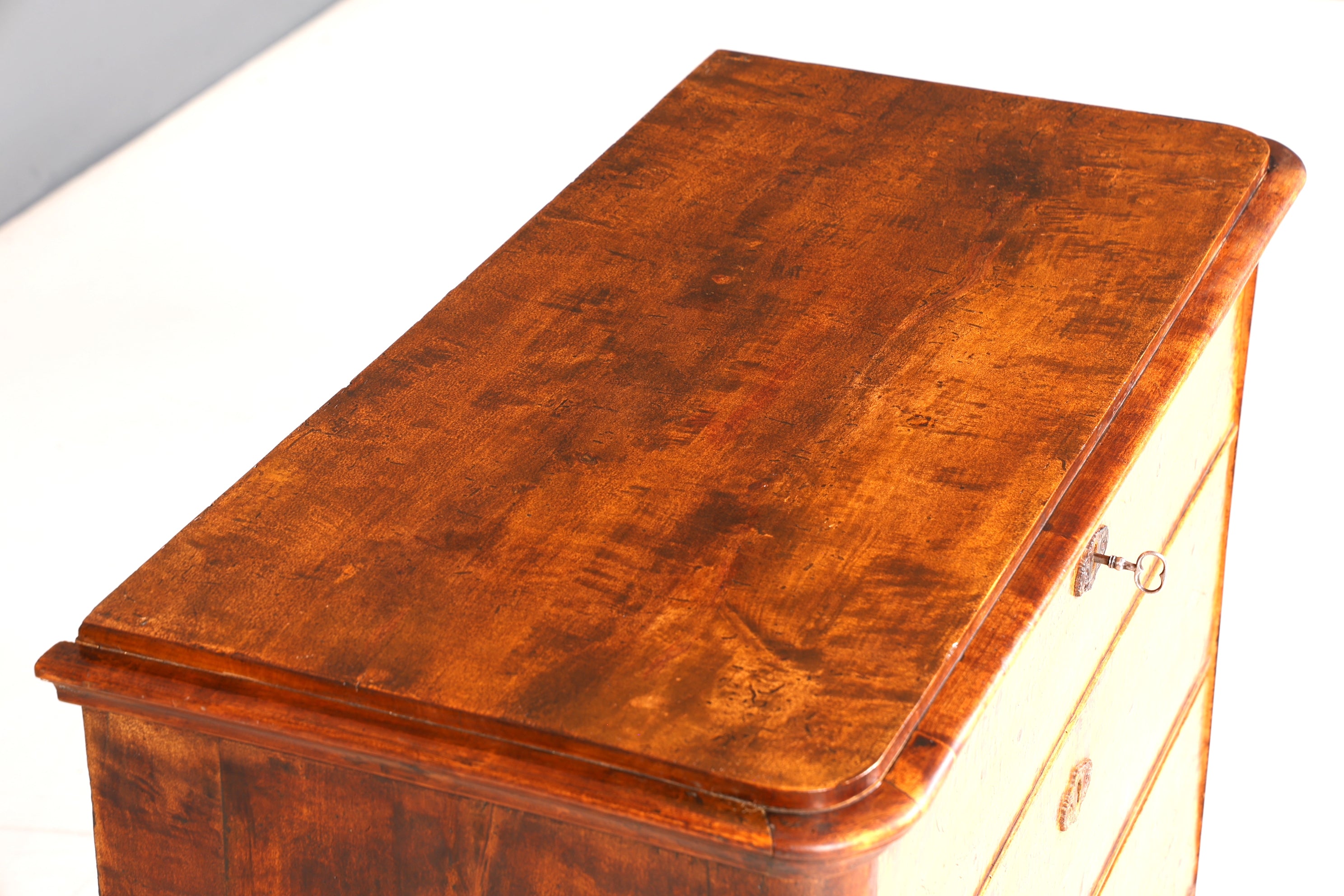 Stilvolle Louis Philippe Kommode Nussbaum Gründerzeit Schubladenkommode um 1890