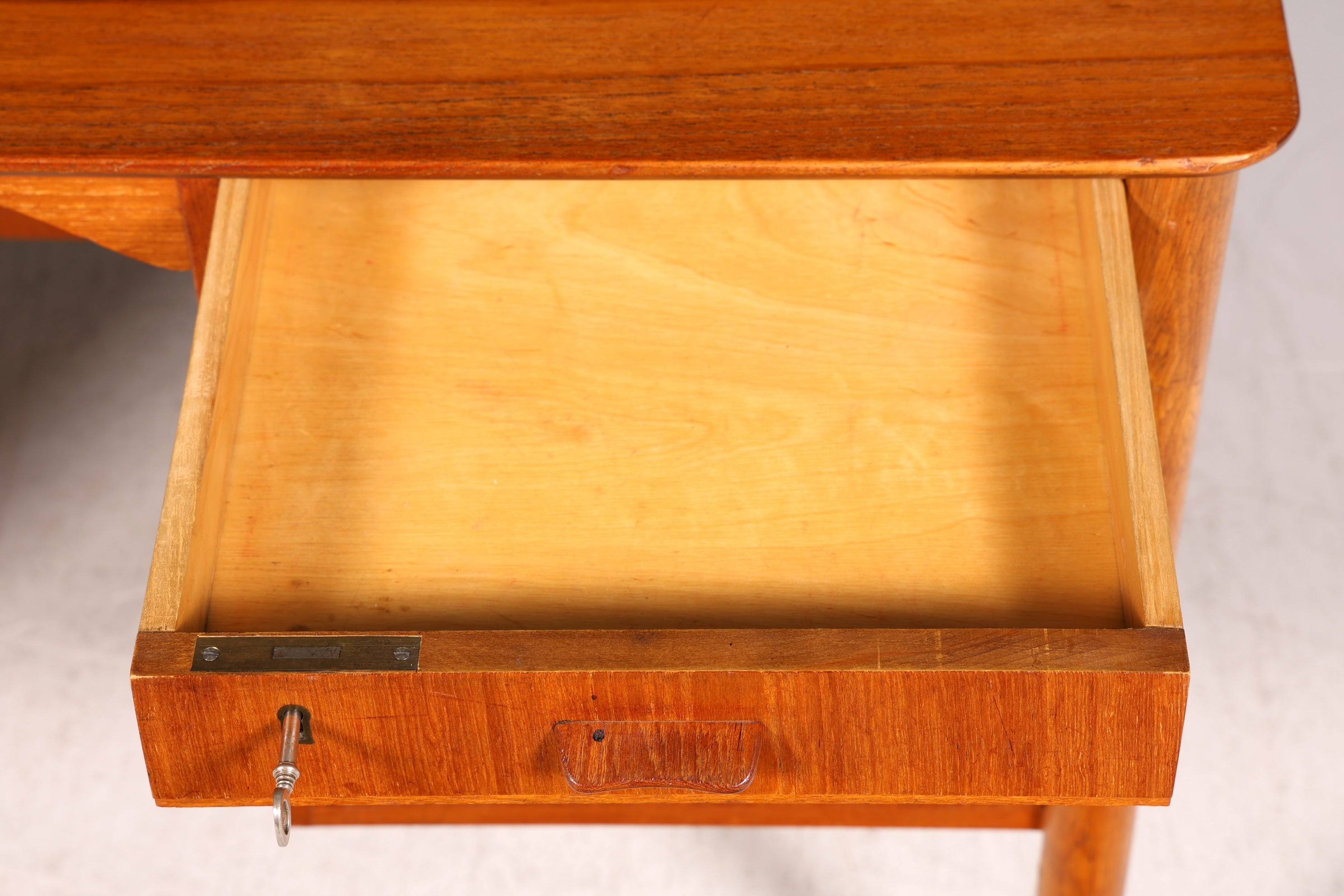 Wunderschöner Mid Century Schreibtisch Danish Design Bürotisch Office Table 60er Jahre Vintage Schreibmöbel