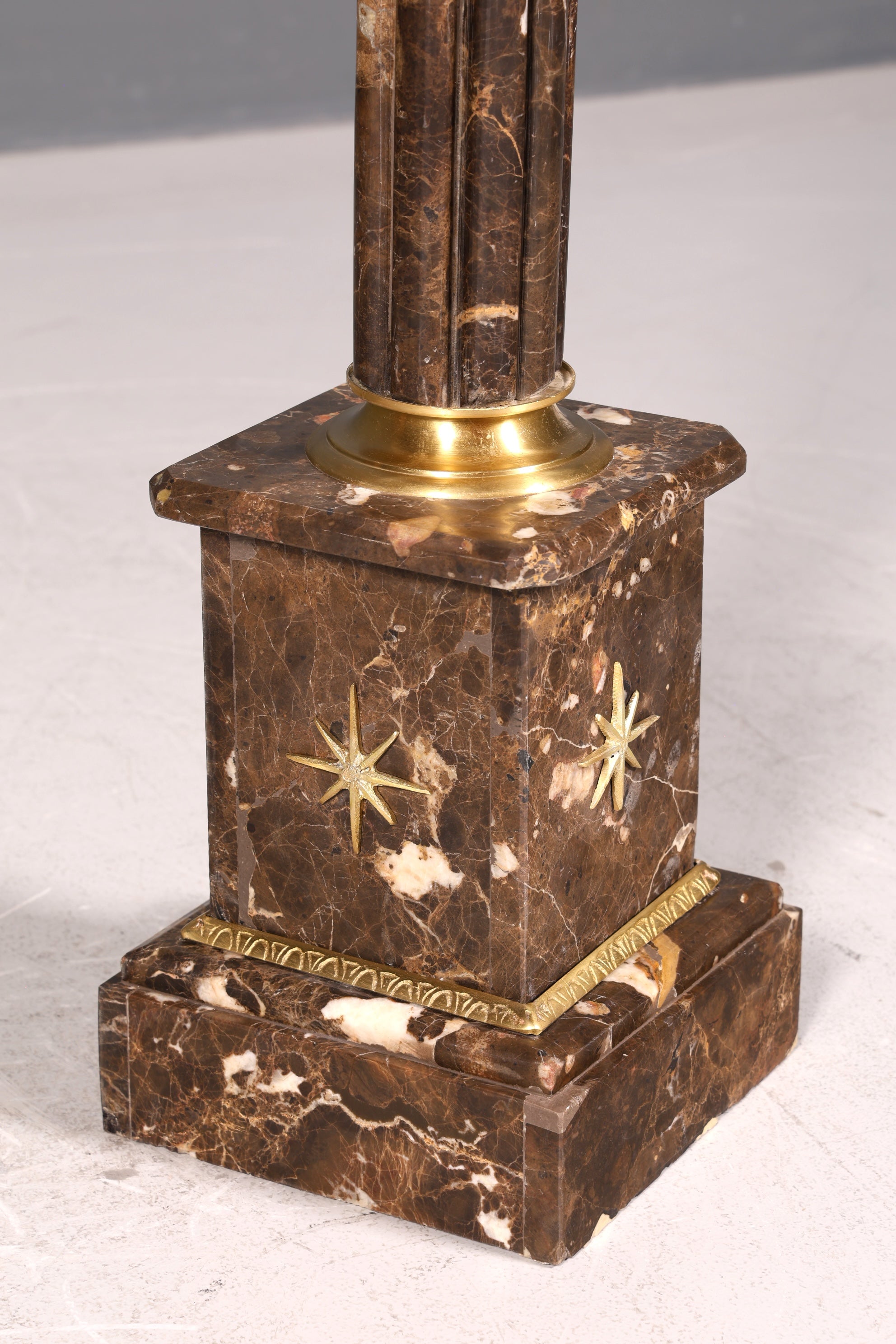 Wunderschöne Barock Stil Säule Louis XV Marmor Blumensäule Naturstein Sockel Ablage