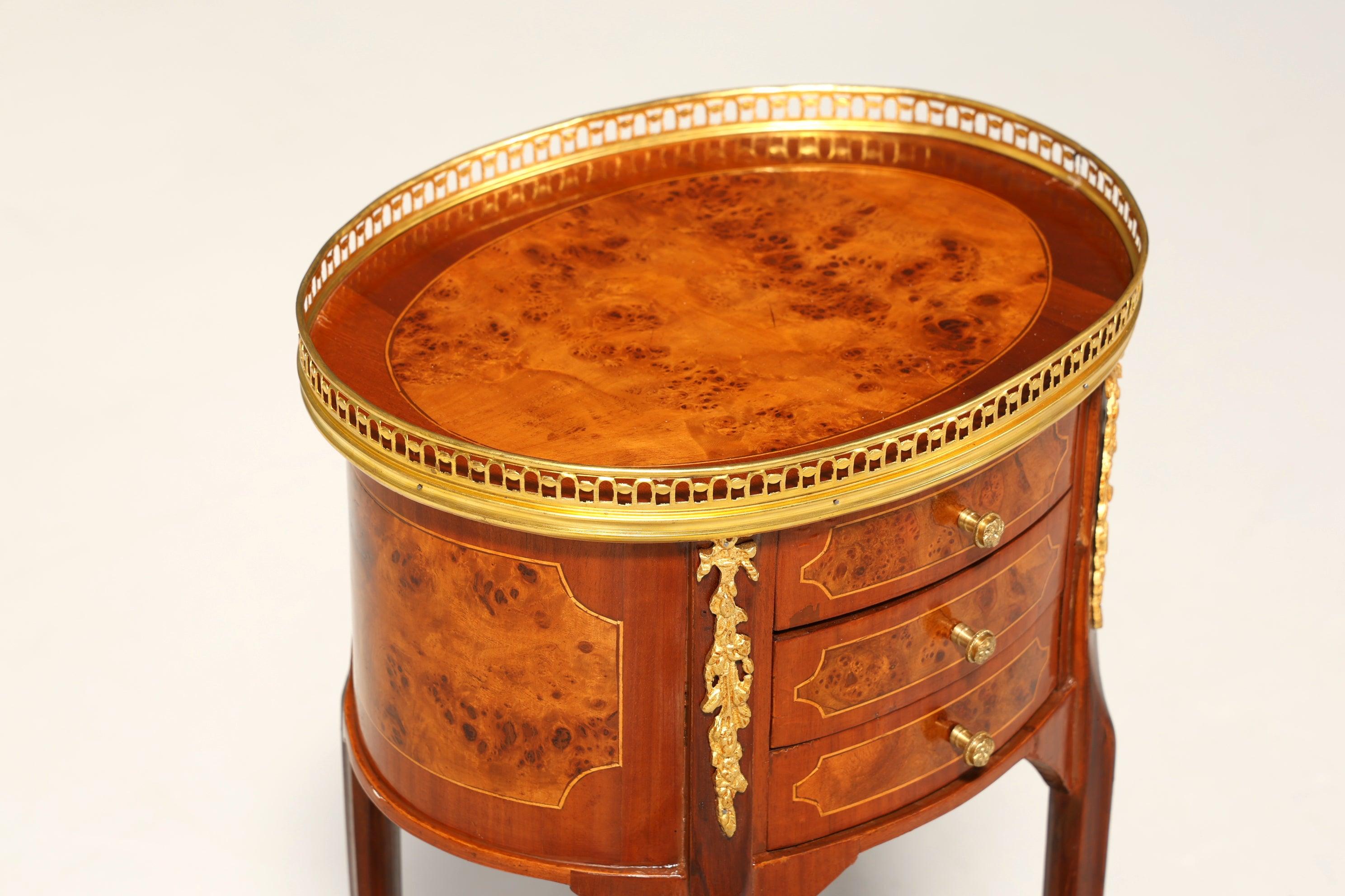 Edler Barock Louis XV Stil Beistelltisch Ablagetisch massiv Kommode Antik Stil