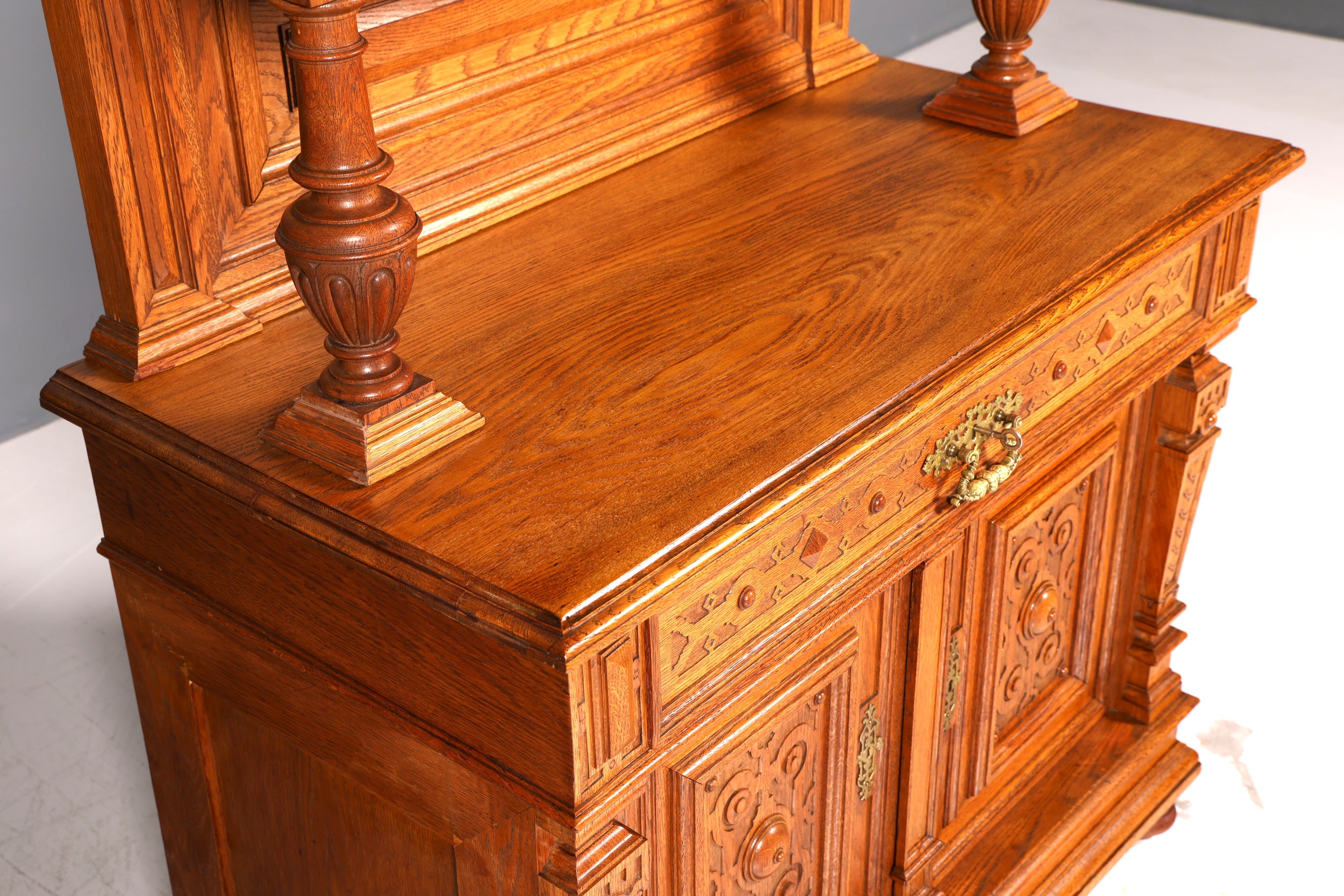 Wunderschönes Gründerzeit Buffet Eiche Anrichte Aufsatz Kommode Antik Sideboard Vertiko um 1890 Vintage