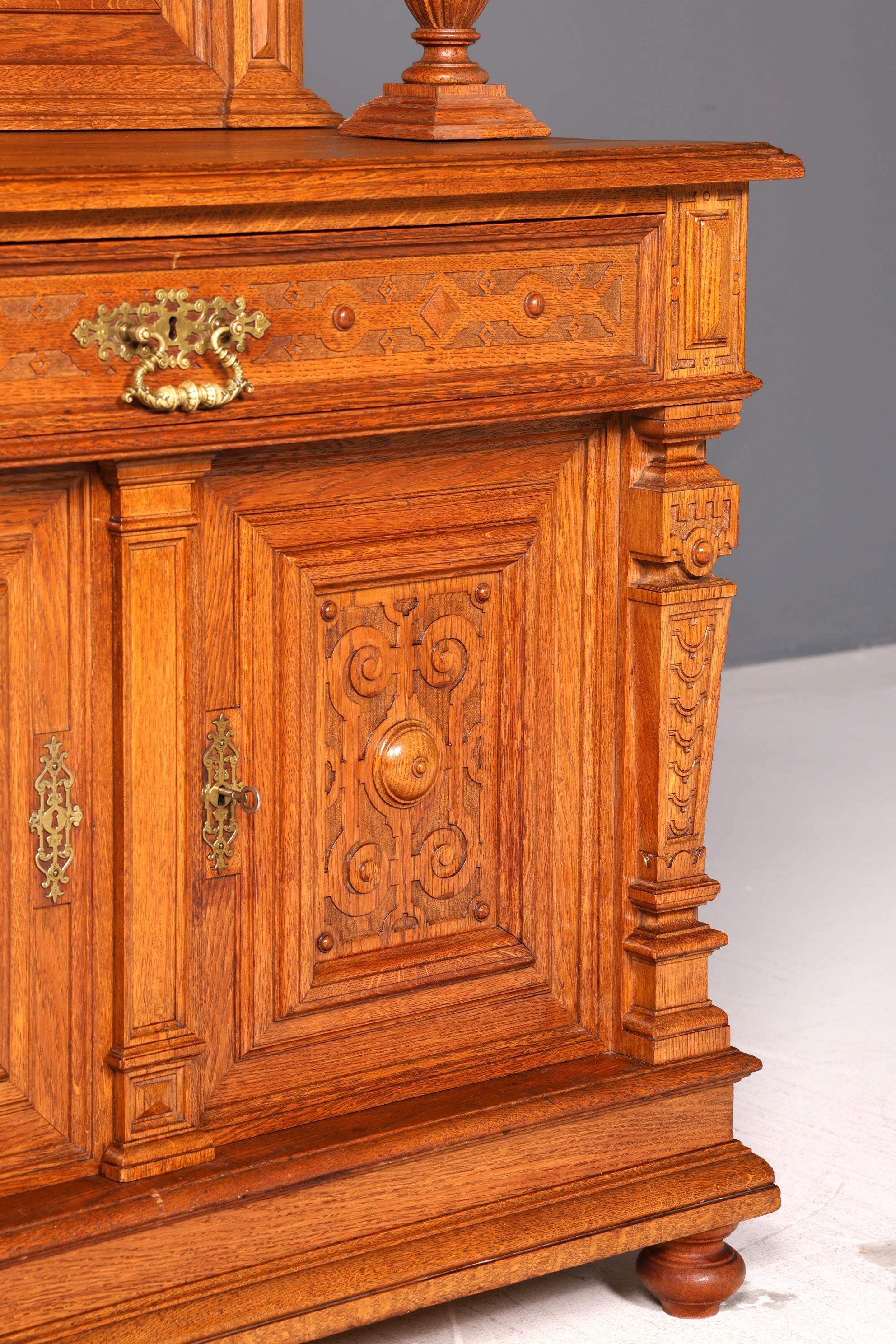 Wunderschönes Gründerzeit Buffet Eiche Anrichte Aufsatz Kommode Antik Sideboard Vertiko um 1890 Vintage