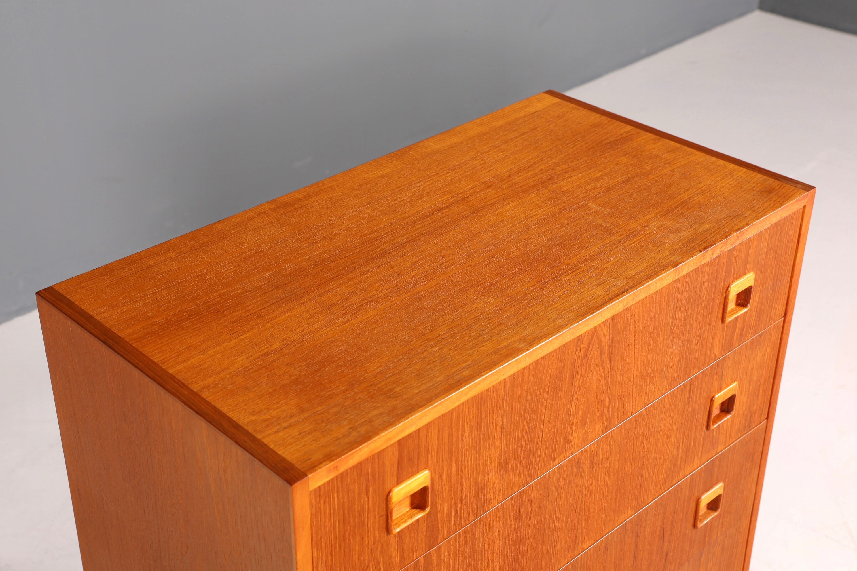 F977 Finish Wunderschöne Mid Century Kommode Vintage Vertiko 60s 70s Schrank Schubladenkommode