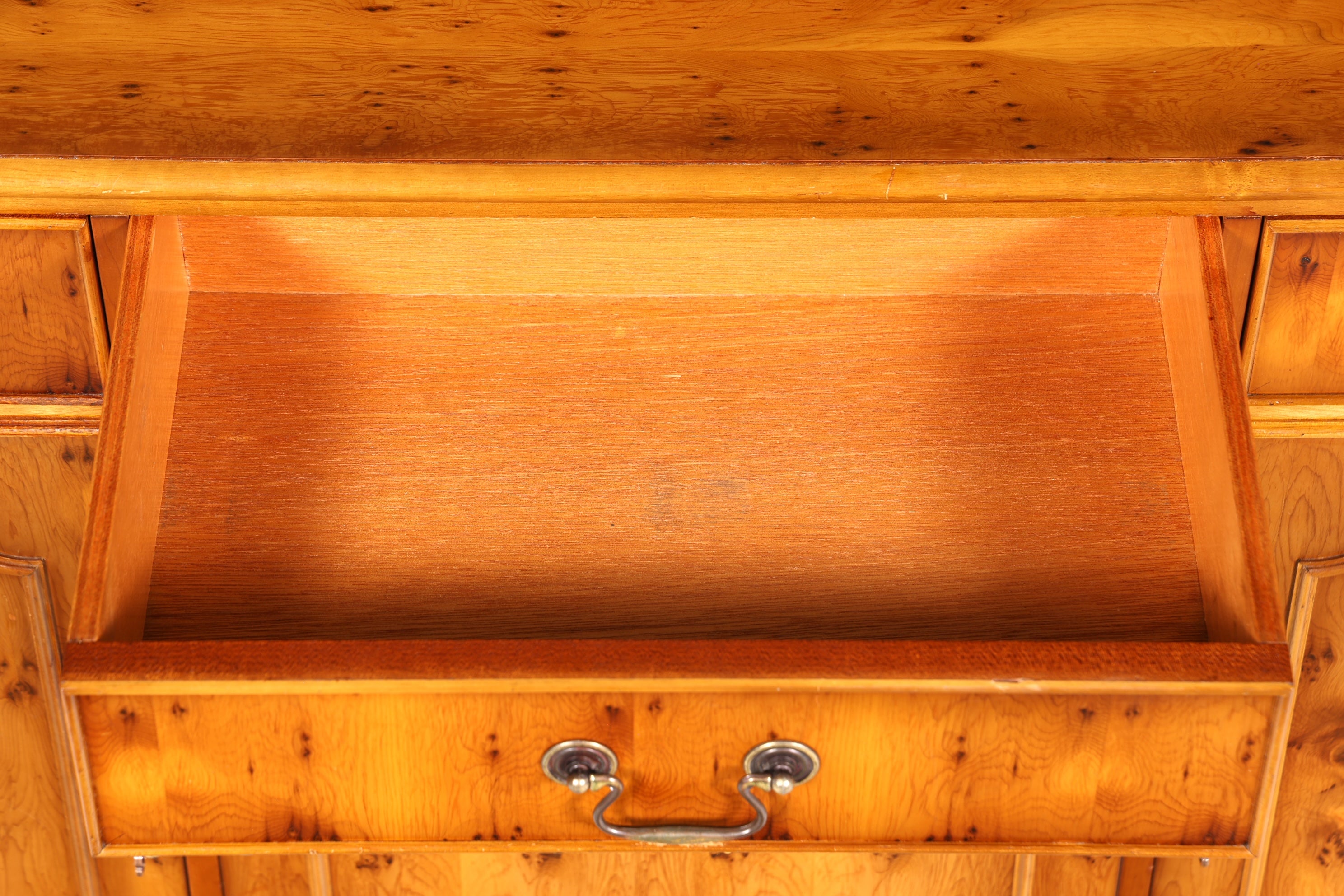 Beautiful English sideboard cabinet antique 60s buffet cabinet chest of drawers