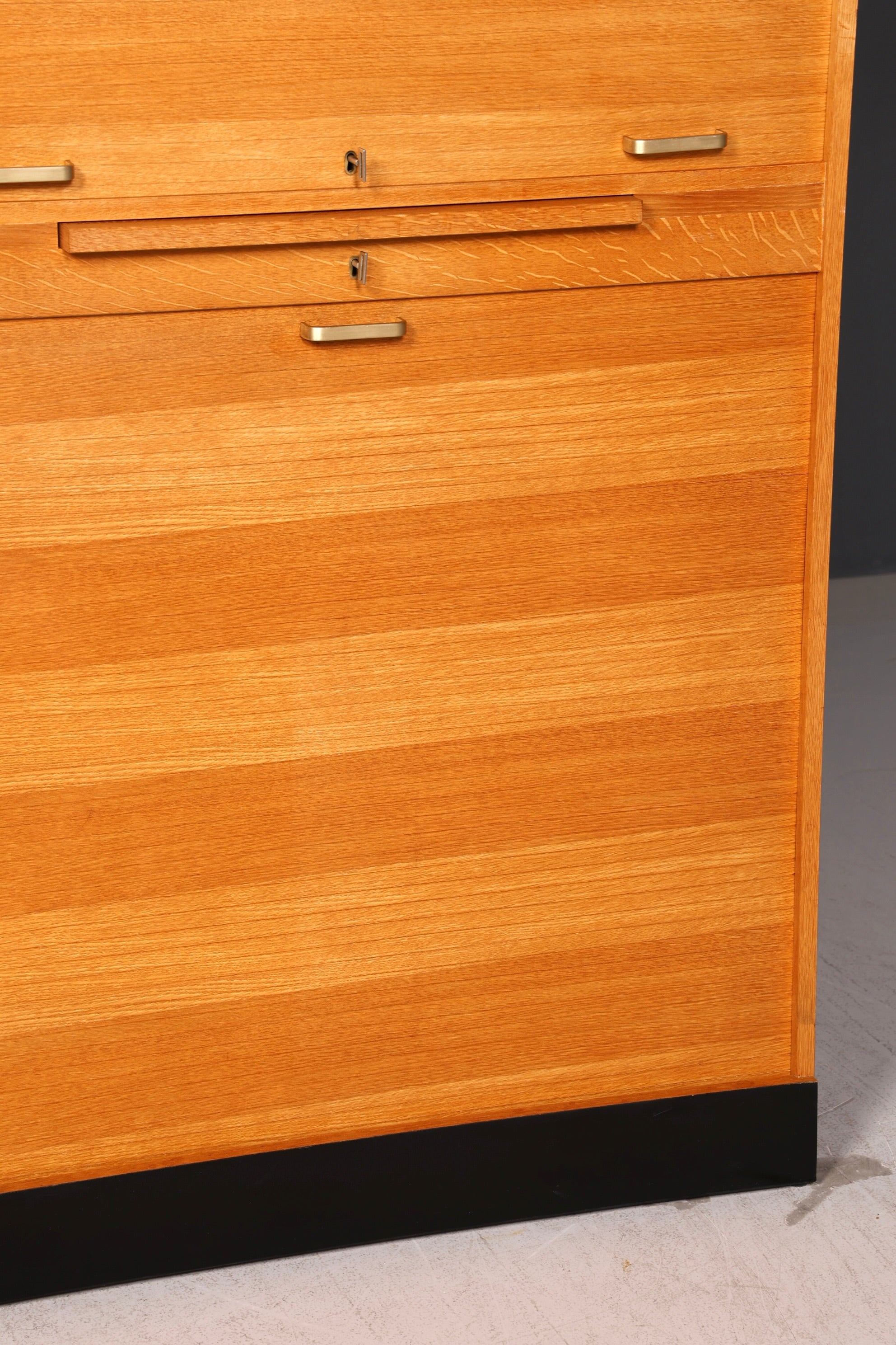 Stilvoller Mid Century Rollladenschrank Bauhaus Apothekerschrank Art Deco Büro Aktenschrank