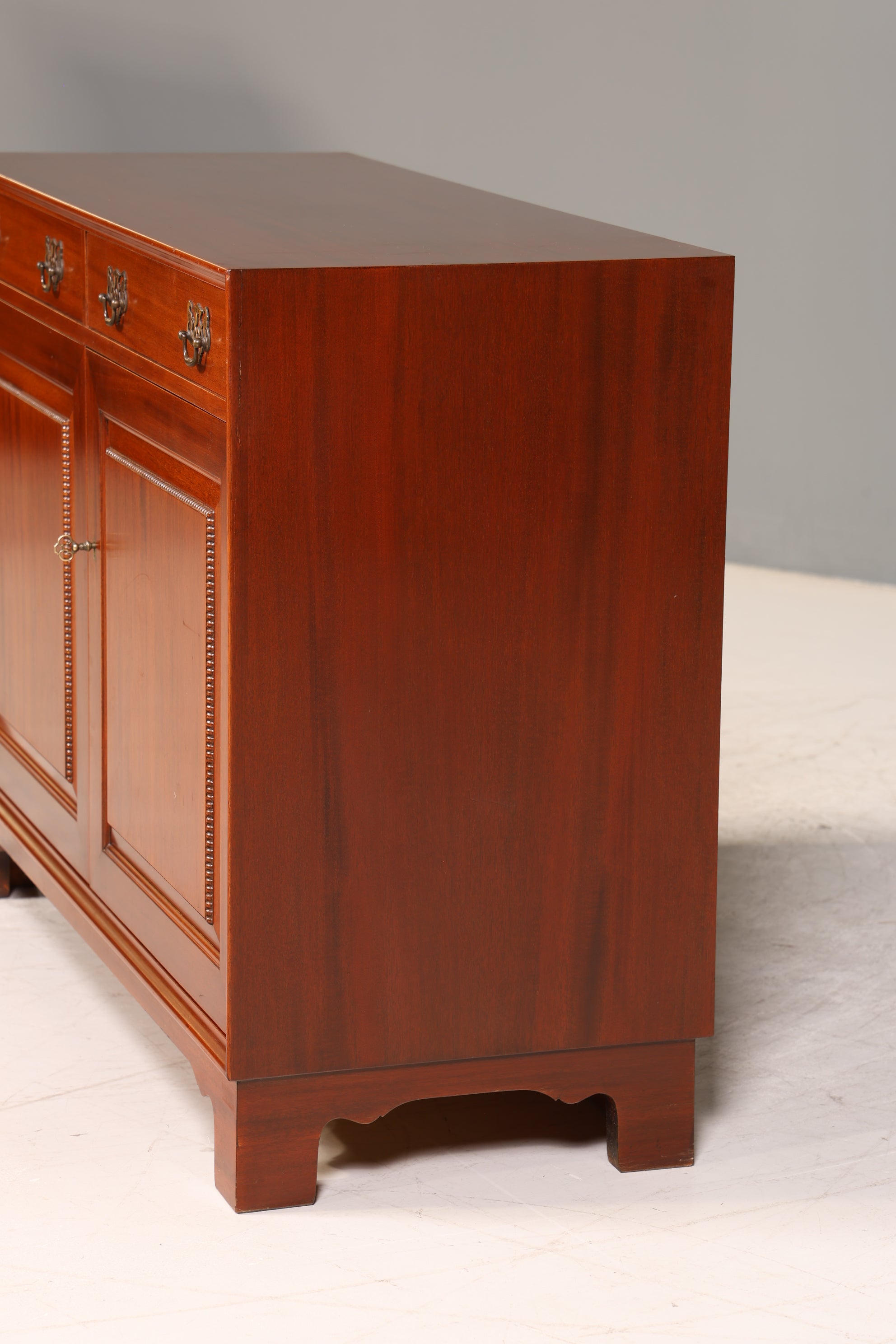 Wunderschöne Englische Kommode Holz TV Schrank echt Holz Antik Sideboard 1 von 2