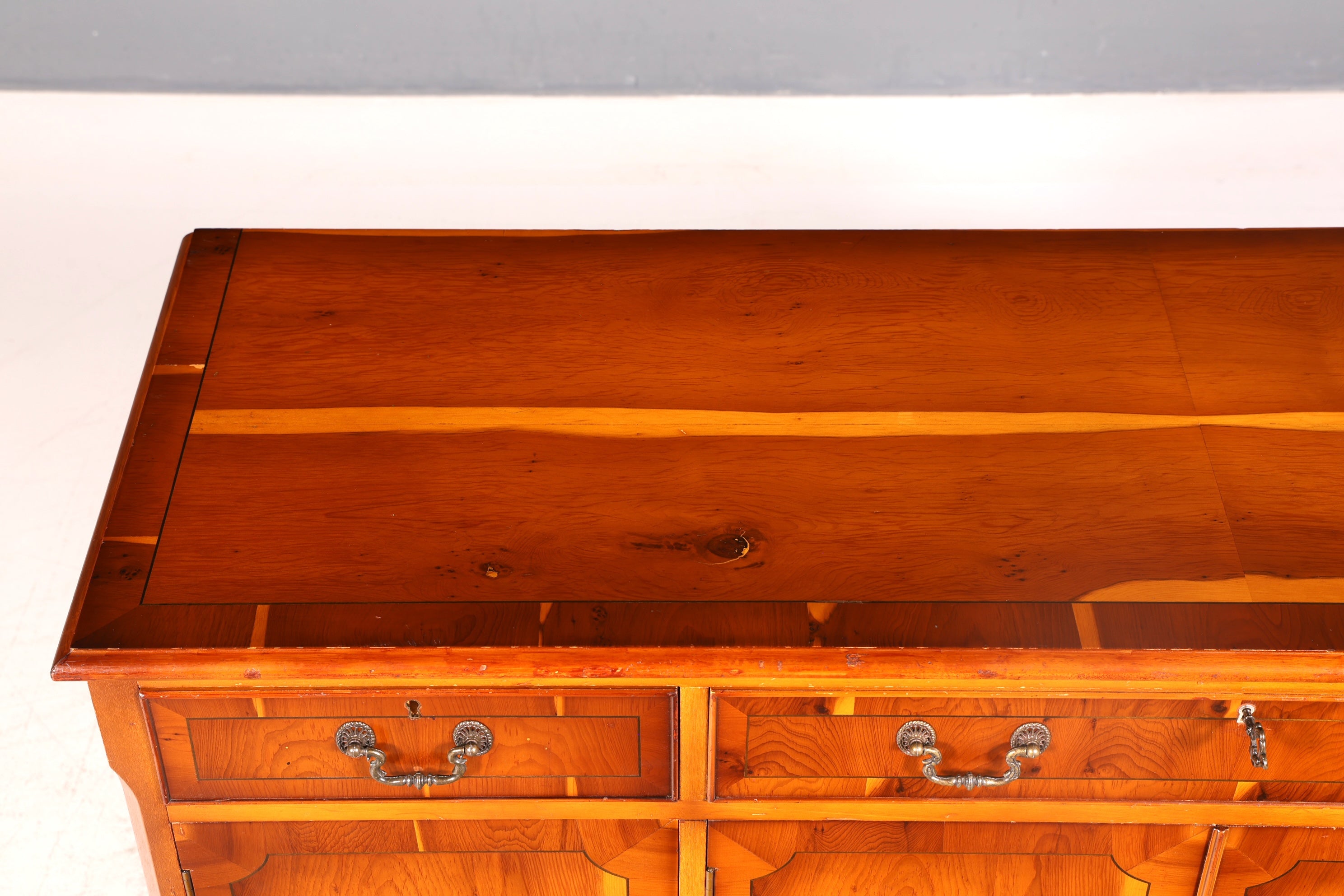 Wunderschönes Englisches Sideboard Eibe 60er Echt Holz Schrank Buffetschrank Kommode Anrichte Vintage