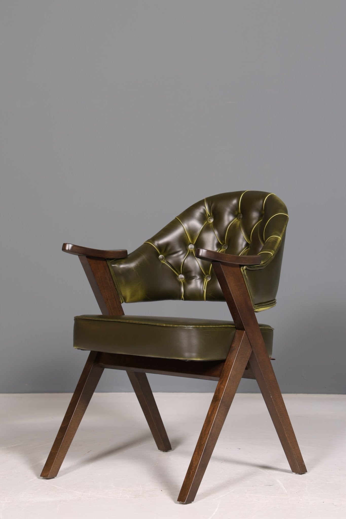 Luxuriöser "Manchester Green" Stuhl Esszimmerstuhl Lounge Stuhl im Chesterfield Design Bürostuhl