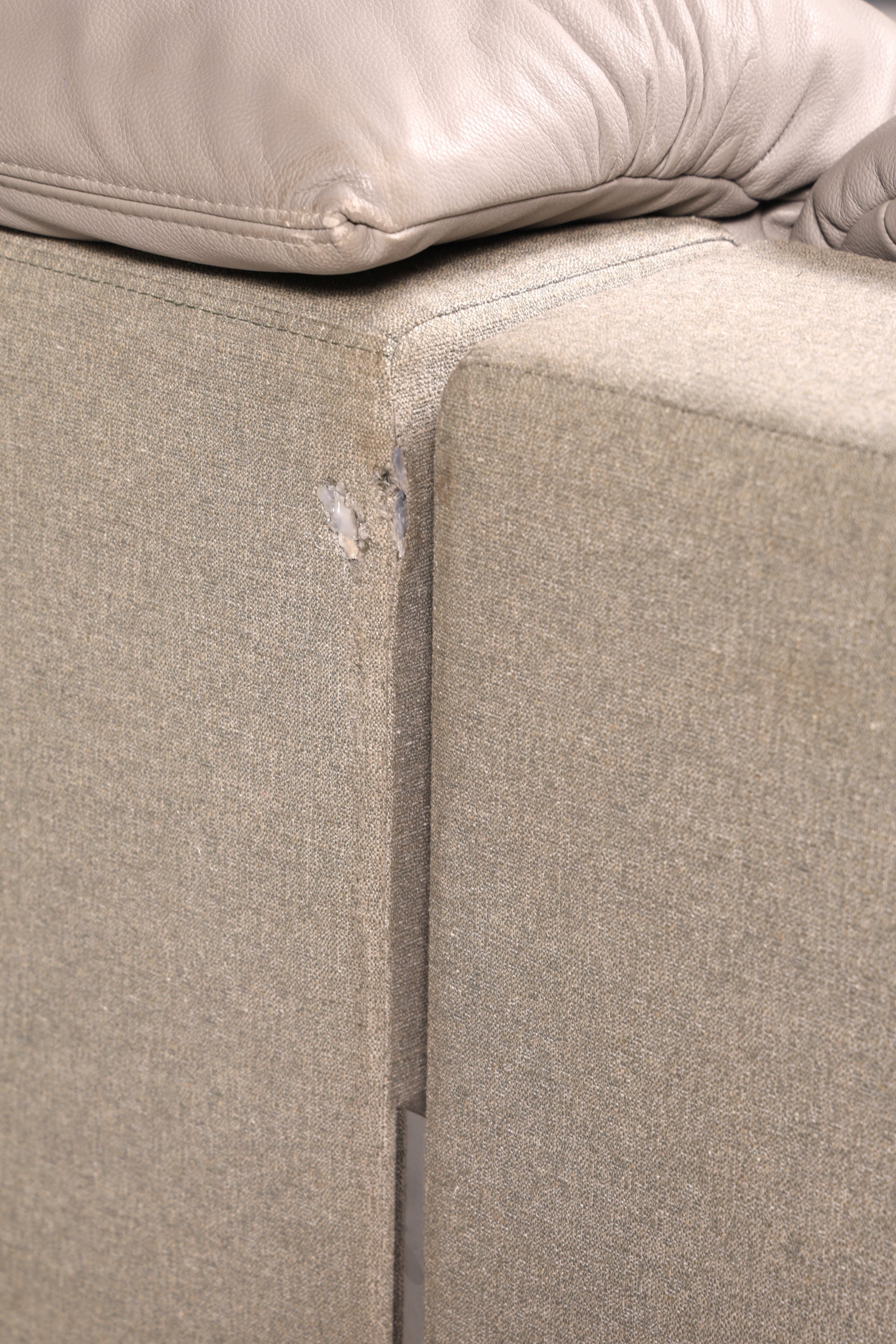 Wunderschönes Sofa der Marke Ligne Roset Grau Echtleder & Stoff Couch Designer Sofa Wohnzimmer
