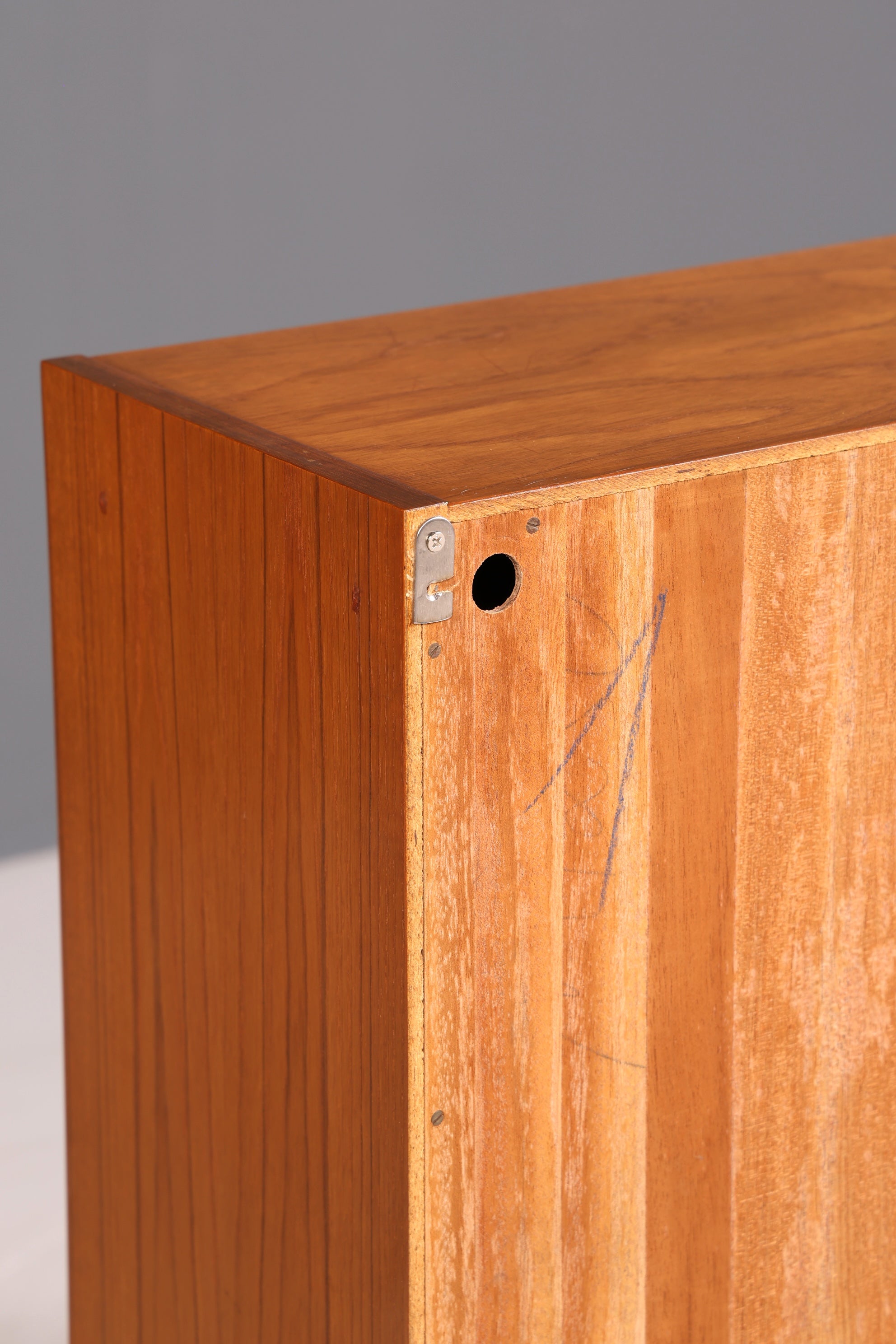 !!! Wunderschöner Hellerau Schrank Mid Century Highboard Vintage Vertiko Nussbaum Kleiderschrank