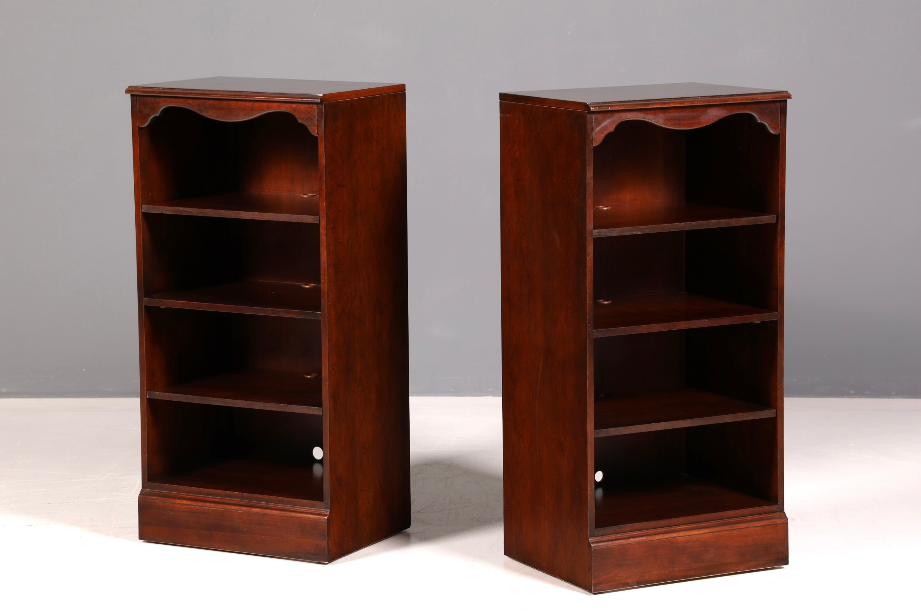 Stilvolles Original Drexel Heritage Bücherregal Regal USA Bookshelf Buchablage Designer 1 von 2