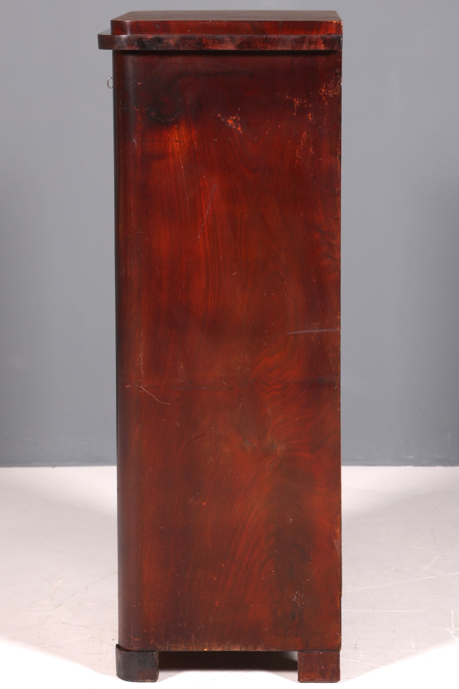 Beautiful Louis Philippe chiffonier circa 1880, Gründerzeit (late 19th-century) vertiko cabinet, Semainier