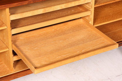 Beeindruckendes Original Hans J. Wegner für RY Møbler Modell RY 25 Sideboard Palisander Holz TV Kommode Vintage Schiebetür Schrank 2 von 2