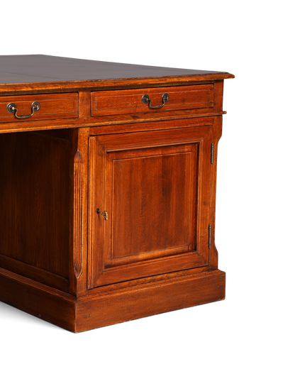 Hauptstadt Möblerei englischer XXL Partnerdesk aus massivem Holz im Vintage Stil mit Schubladen und Schranktür
