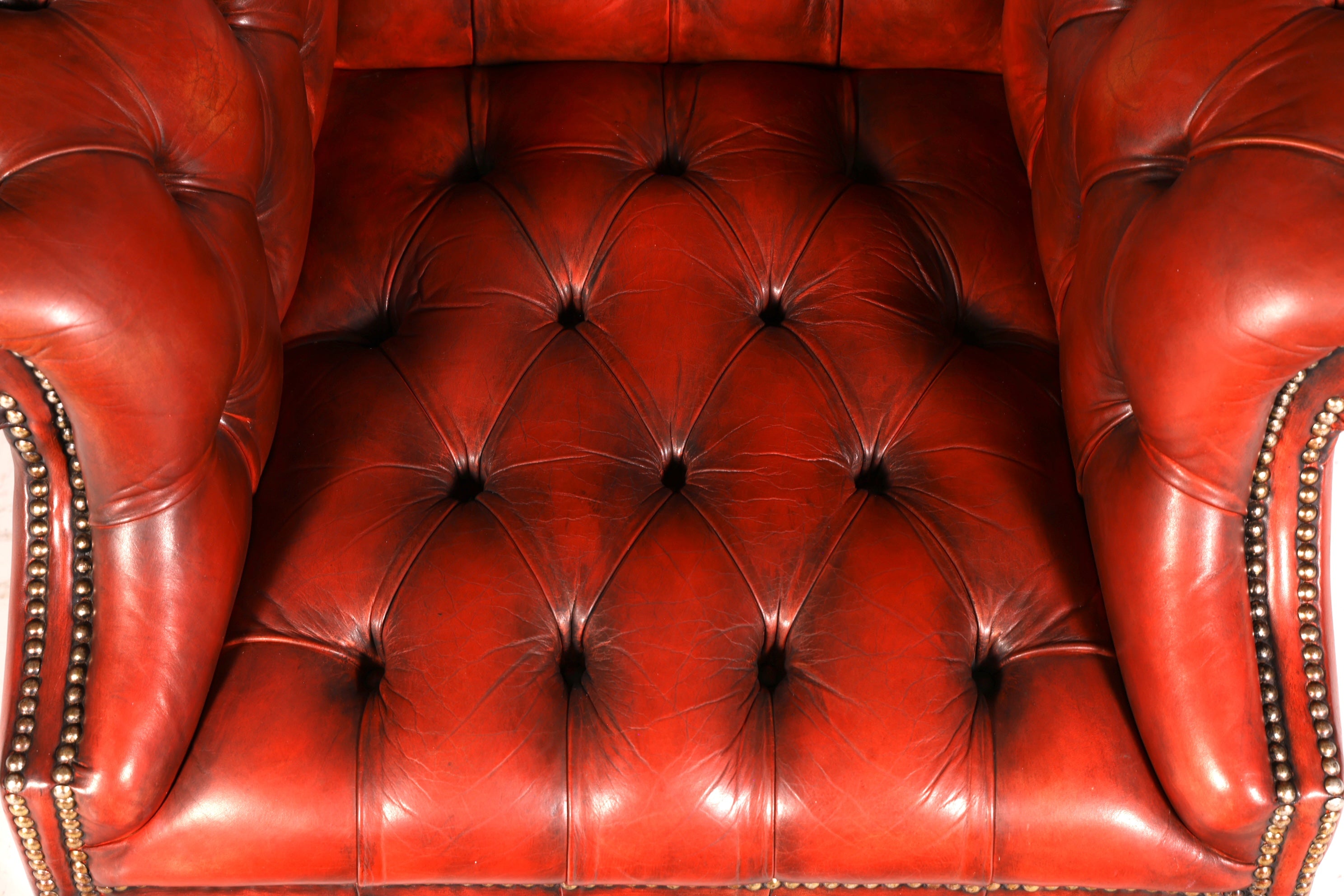 Originele Chesterfield-oortfauteuil met hocker, echt leer, Engelse herenfauteuil, leren fauteuil, antiek, vintage