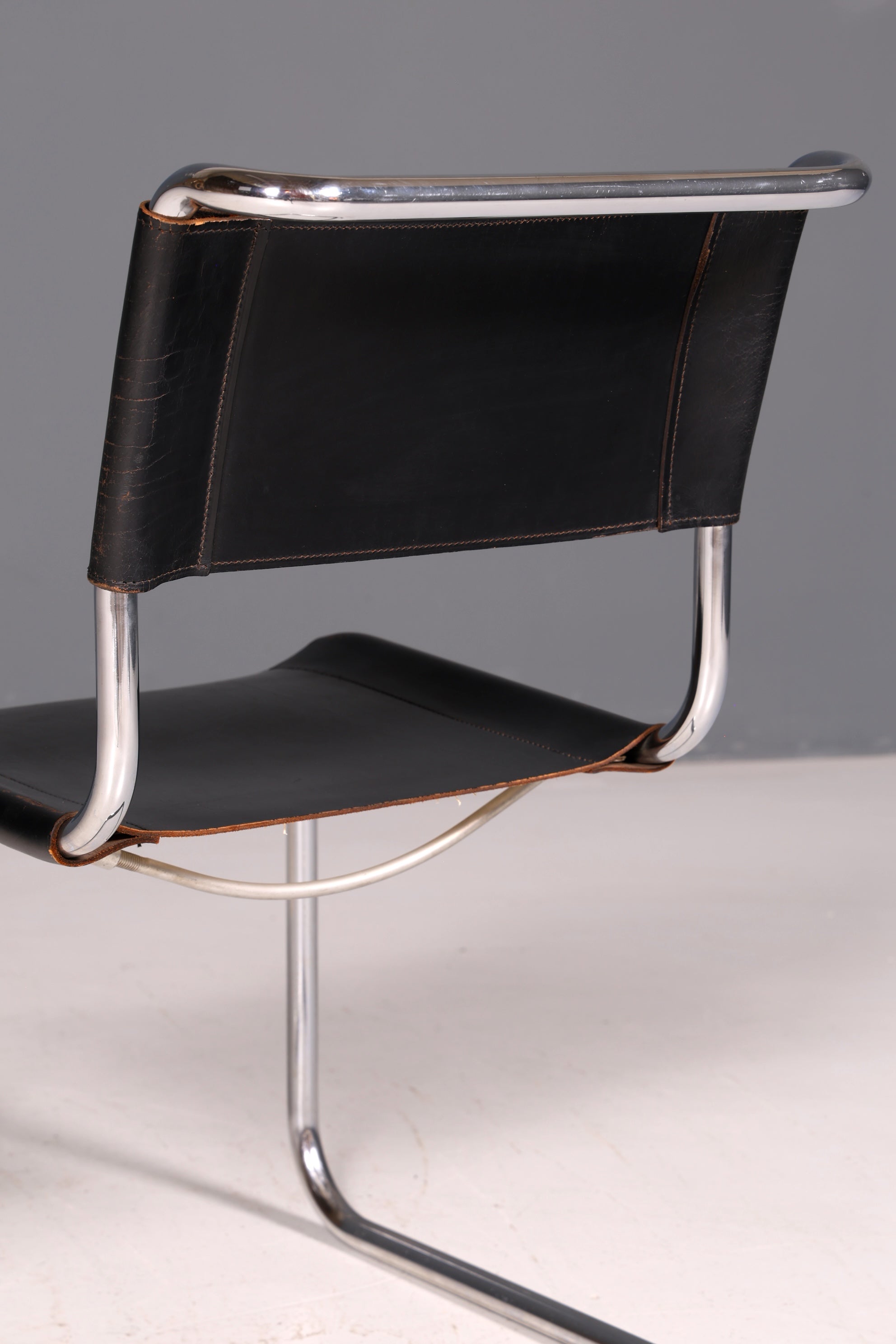 Edler Original Thonet Freischwinger Stuhl Chrom Leder Schwarz Bauhaus Designklassiker Vintage Kragstuhl Esszimmer Stuhl Vintage 1 von 2