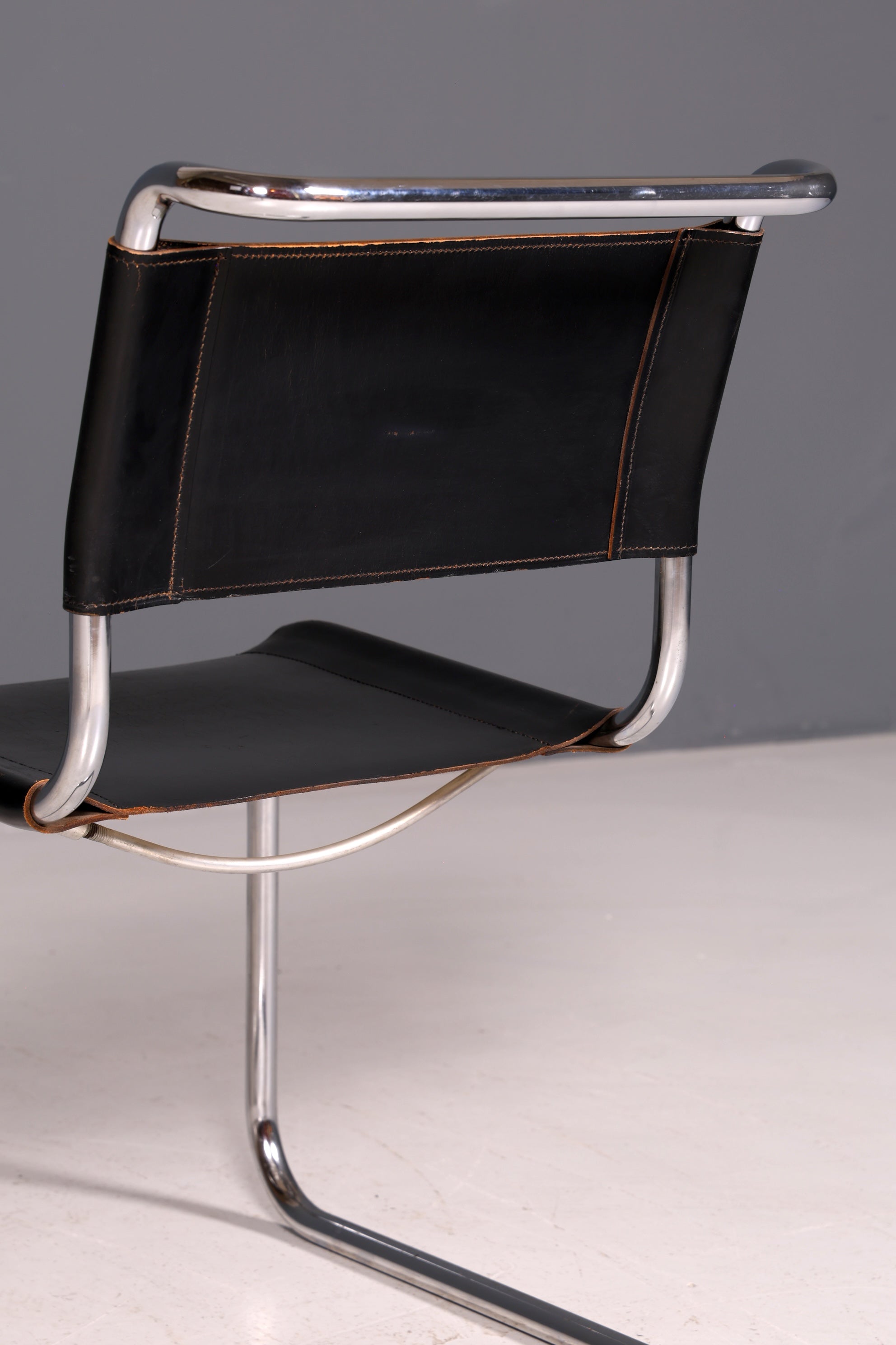 Edler Original Thonet Freischwinger Stuhl Chrom Leder Schwarz Bauhaus Designklassiker Kragstuhl Esszimmer Stuhl Vintage 2 von 2