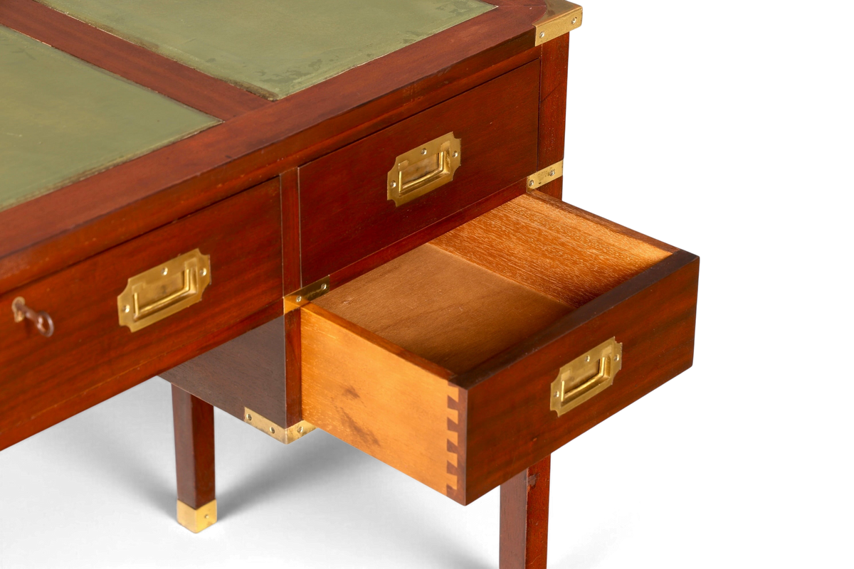 F945 Finish Edler Maritimer Schreibtisch Englischer Military Chest Bürotisch Office Table mit echt Lederauflage