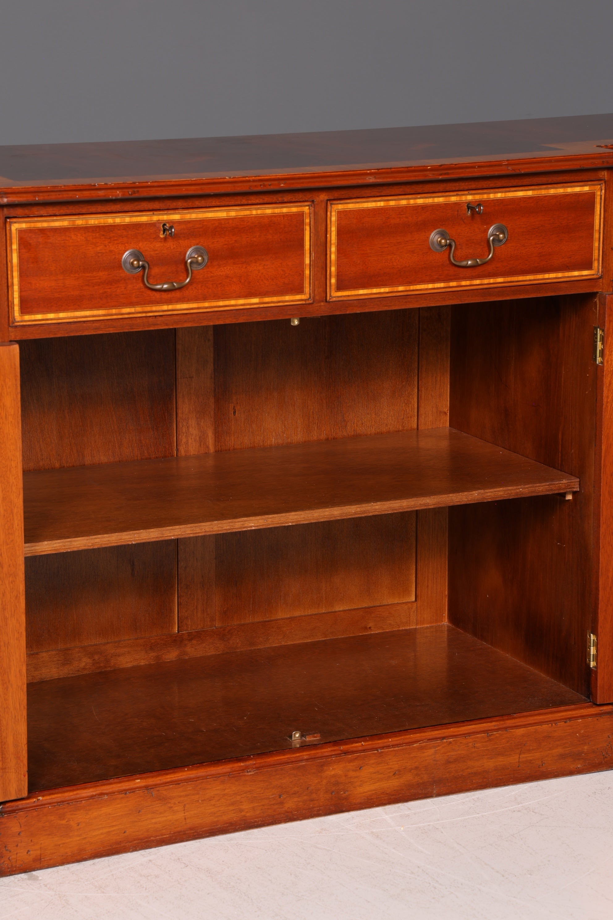 Wunderschönes Englisches Sideboard Mahagoni Schrank 60er Buffetschrank Kommode Anrichte Vintage