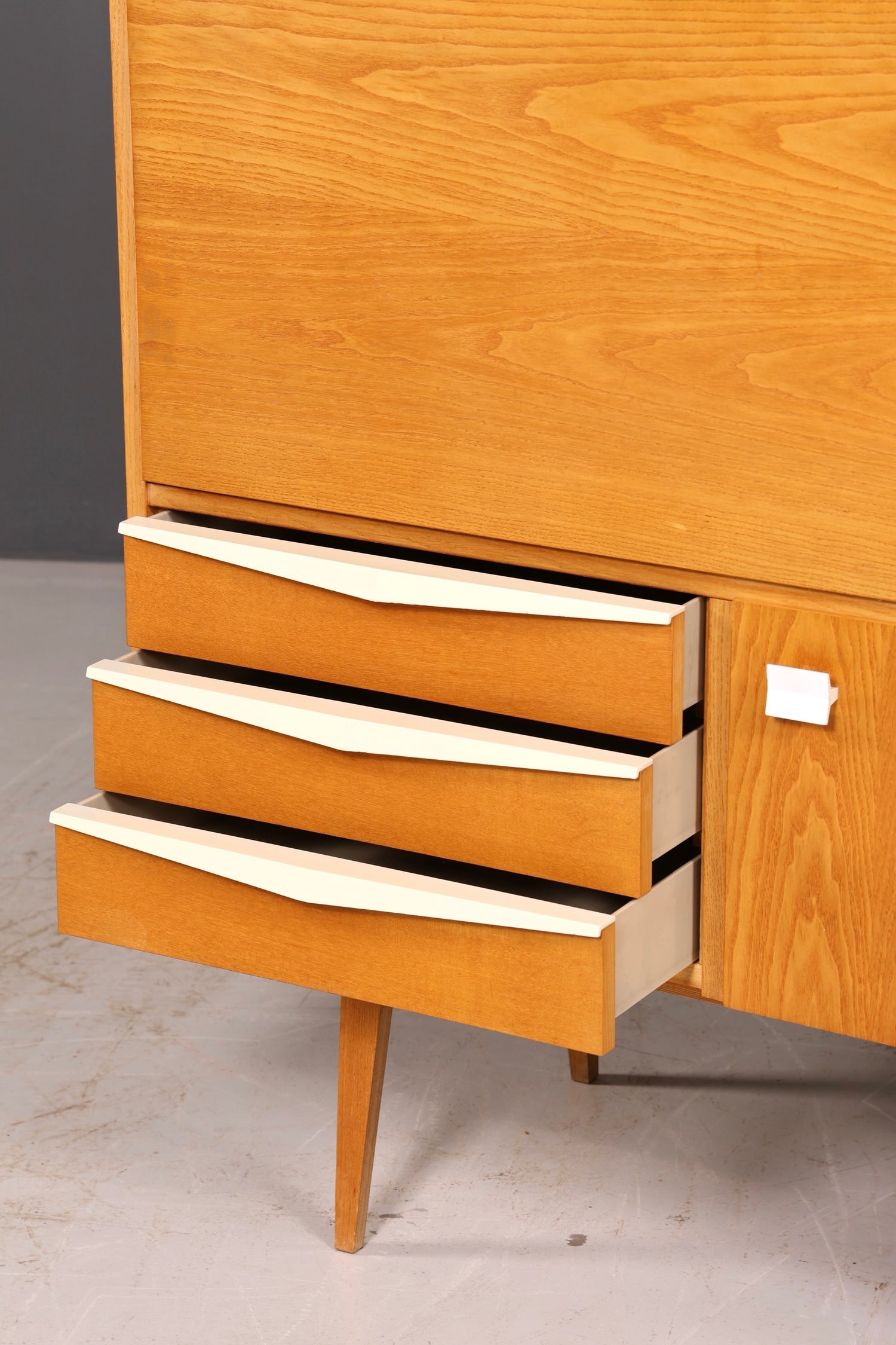 Wunderschöner Hellerau Schrank Modell 427 Mid Century Sekretär Vintage Schreibschrank Design Retro Highboard Esche