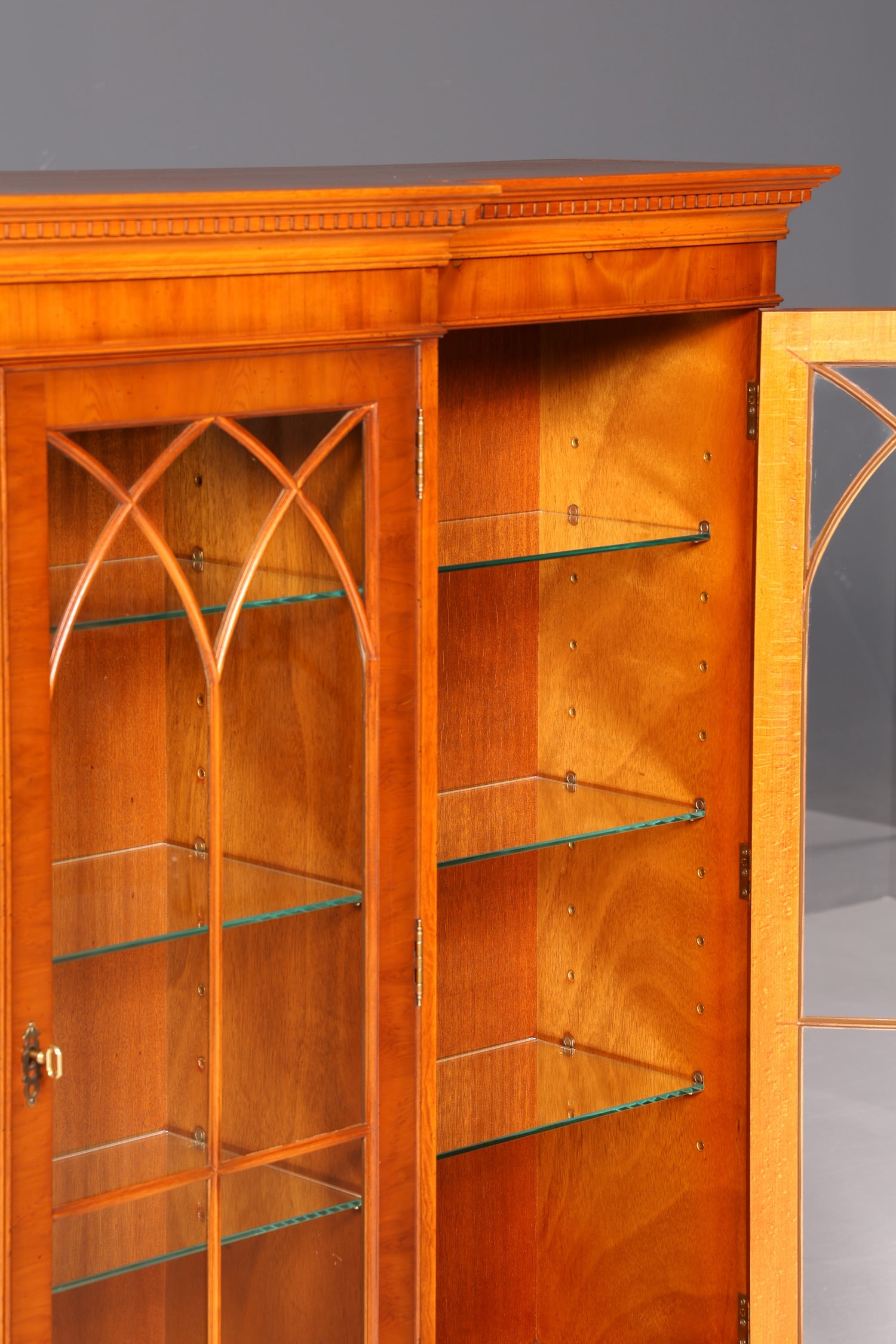Beautiful English display cabinet, bookcase, library cabinet, display case, glass display cabinet, 60s Mid Century, china cabinet, highboard