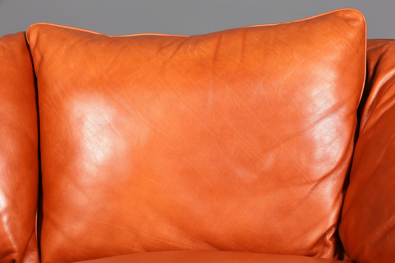 Wunderschönes Chesterfield Design Sofa Englisches echt Leder Couch Cognac Lounge Sofa