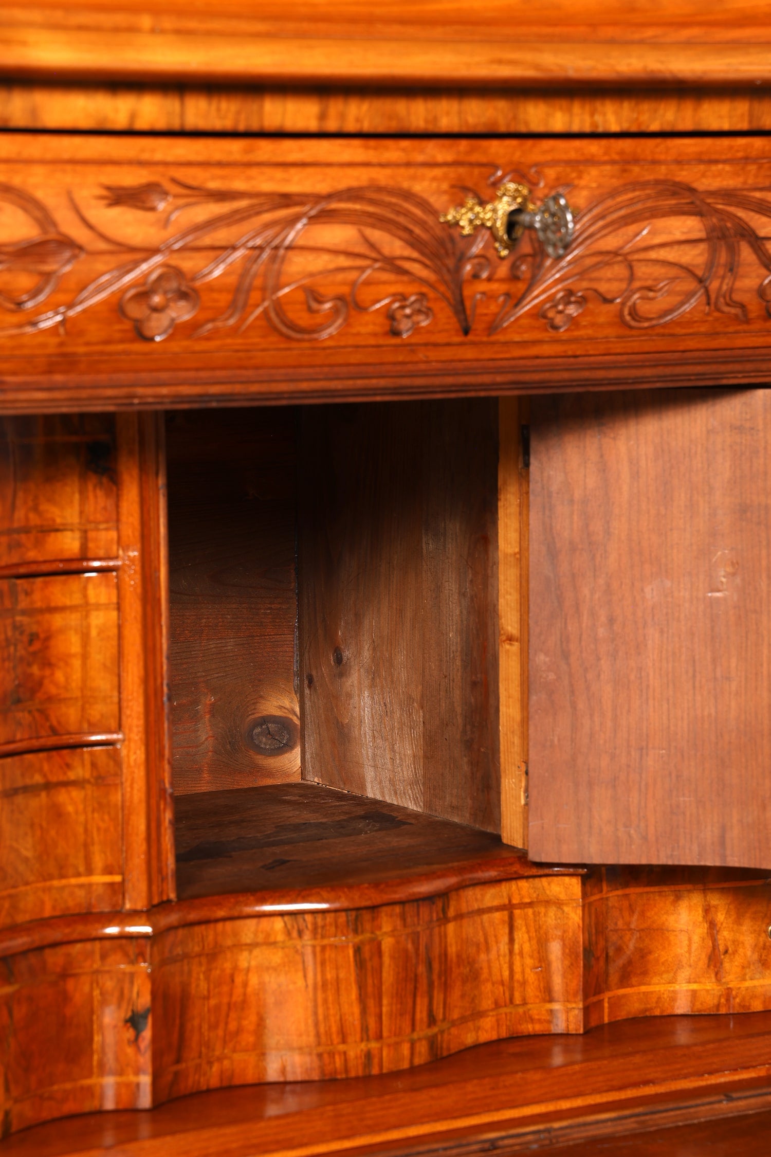 Wunderschöner Louis Philippe Sekretär um 1870 Vertiko Nussbaum Highboard Kommode Sekretär Schrank