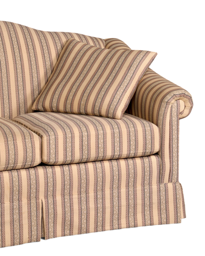 Hauptstadt Möblerei Drexel Heritage 2-Sitzer Sofa mit klassischem Streifenmuster und beigem Stoffbezug