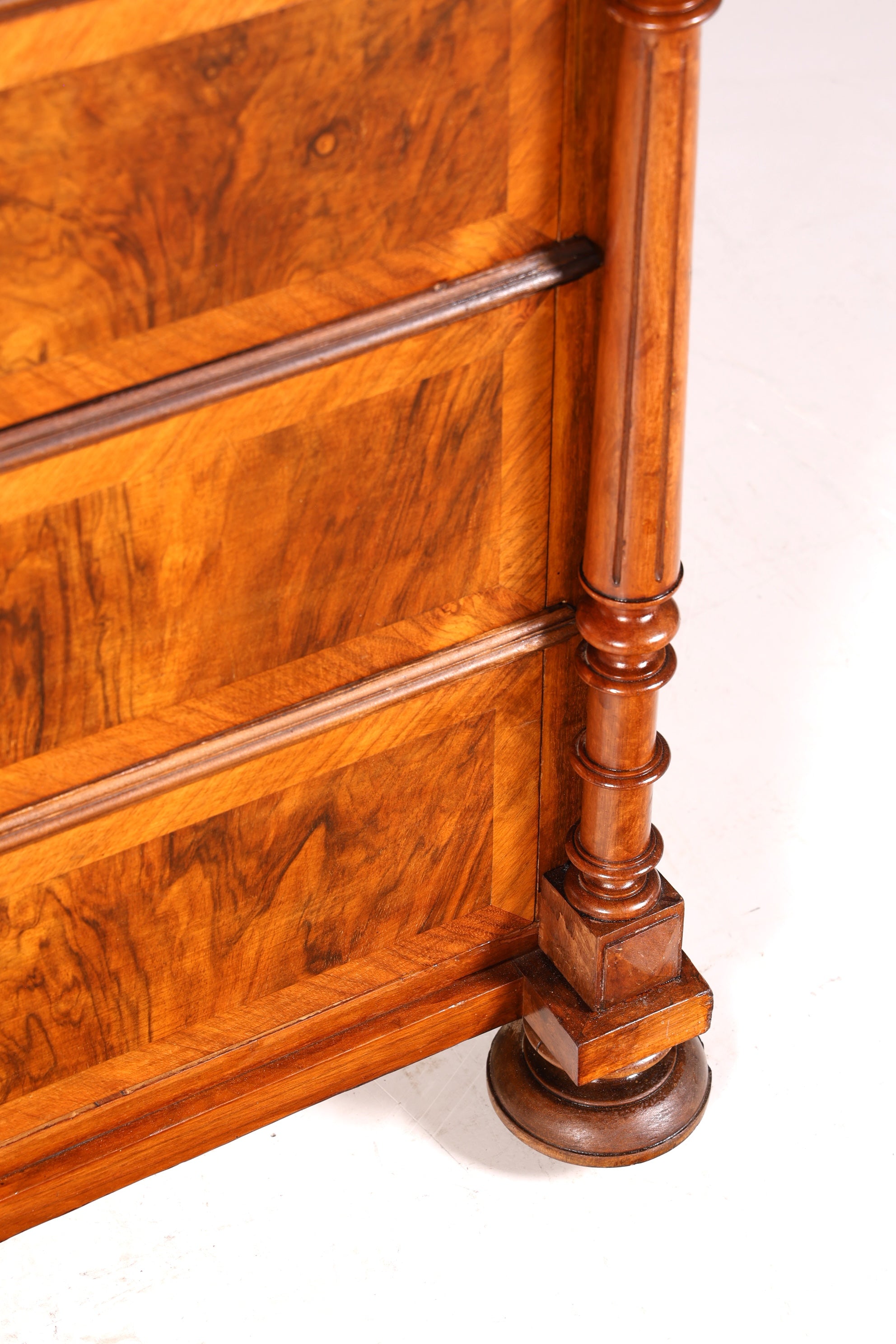 Wunderschöner Louis Philippe Sekretär um 1870 Vertiko Nussbaum Highboard Kommode Sekretär Schrank