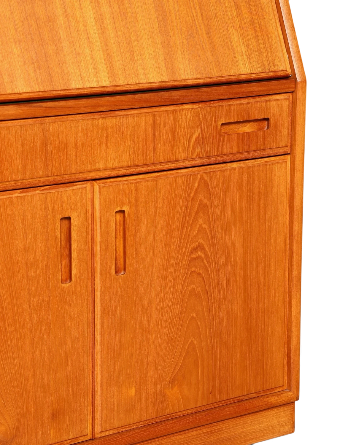 Hauptstadt Möblerei Sekretär aus Teakholz mit H844 Finish und integrierten Griffmulden im Mid-Century Design