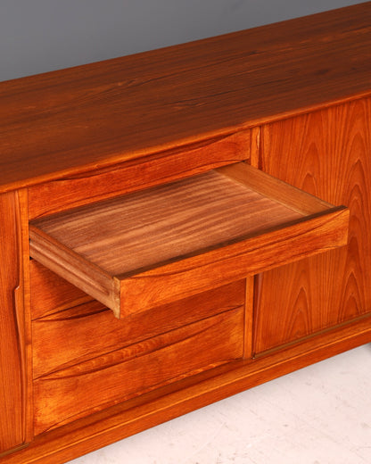 Prachtig Dyrlund-dressoir van teak, Deens mid-centurydesign, vintage kast en commode
