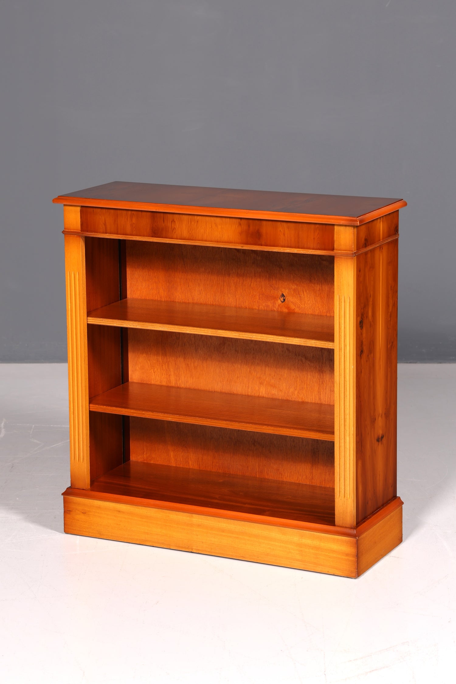 Wunderschönes Englisches Bücherregal Eibe Antik Stil Regal Bookshelf Buchablage Vintage 60s